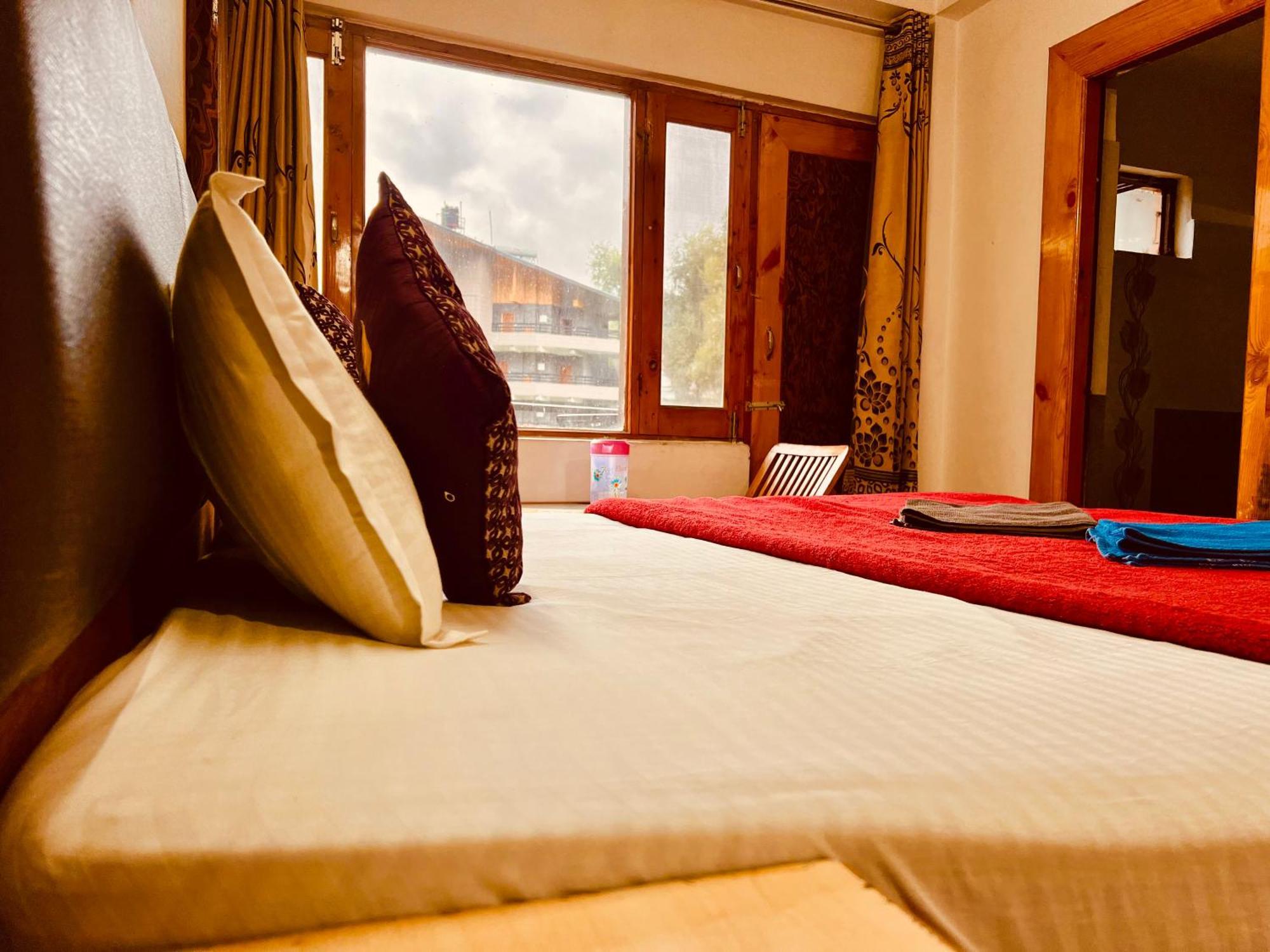 Hotel The Divine Ganga - Perfect Family In