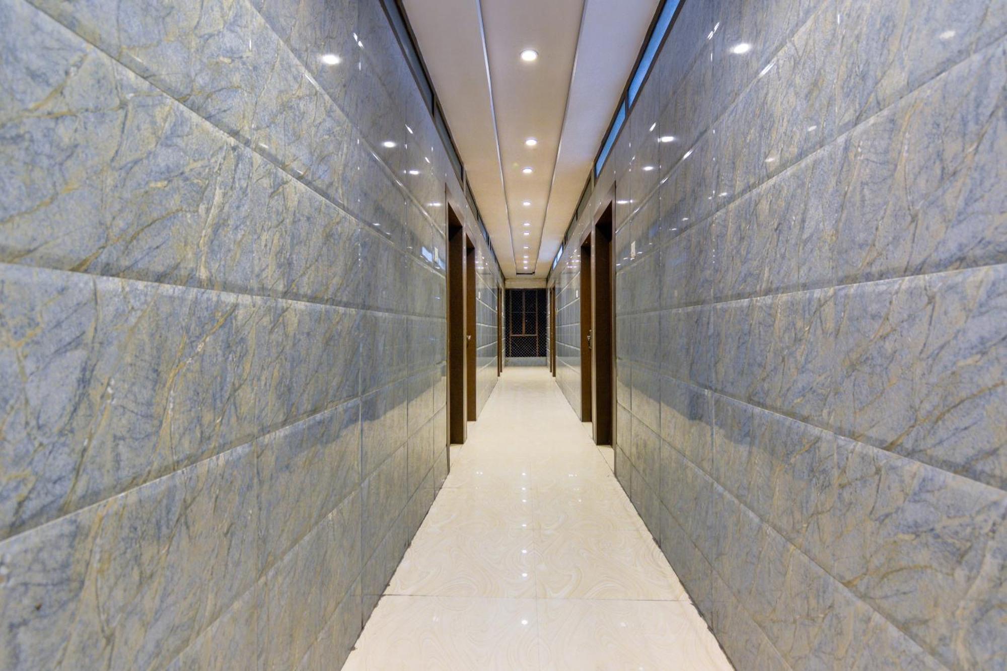 O Radhika Hotel