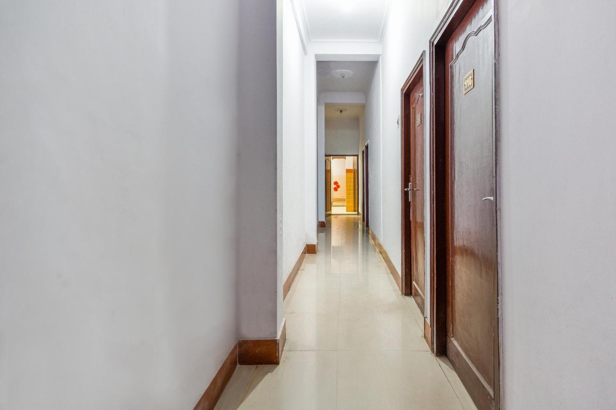 Hotel O Radhika