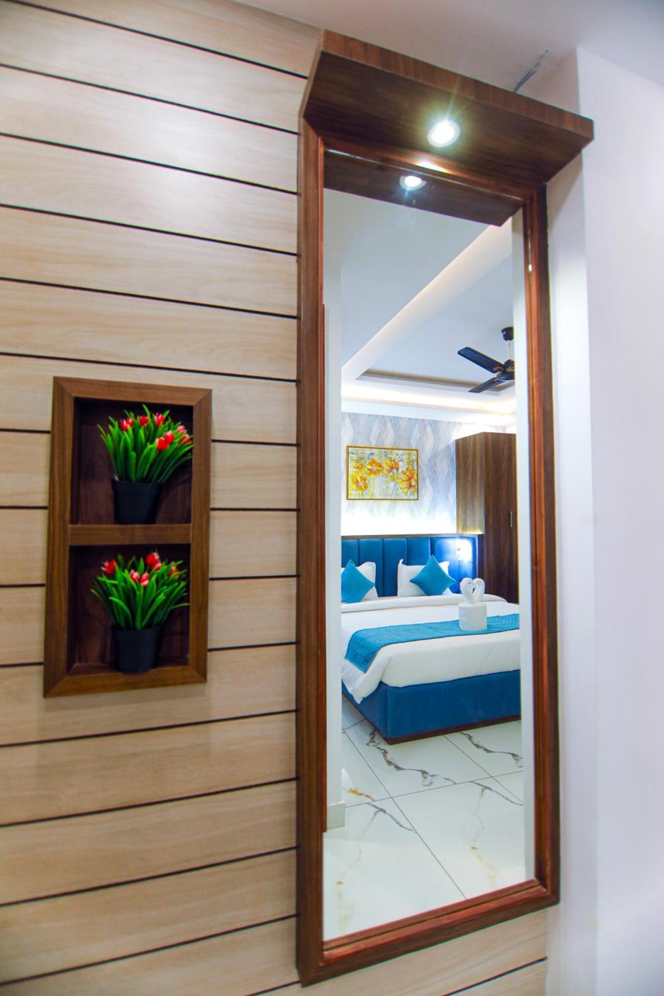 Paarth Grand Hotel