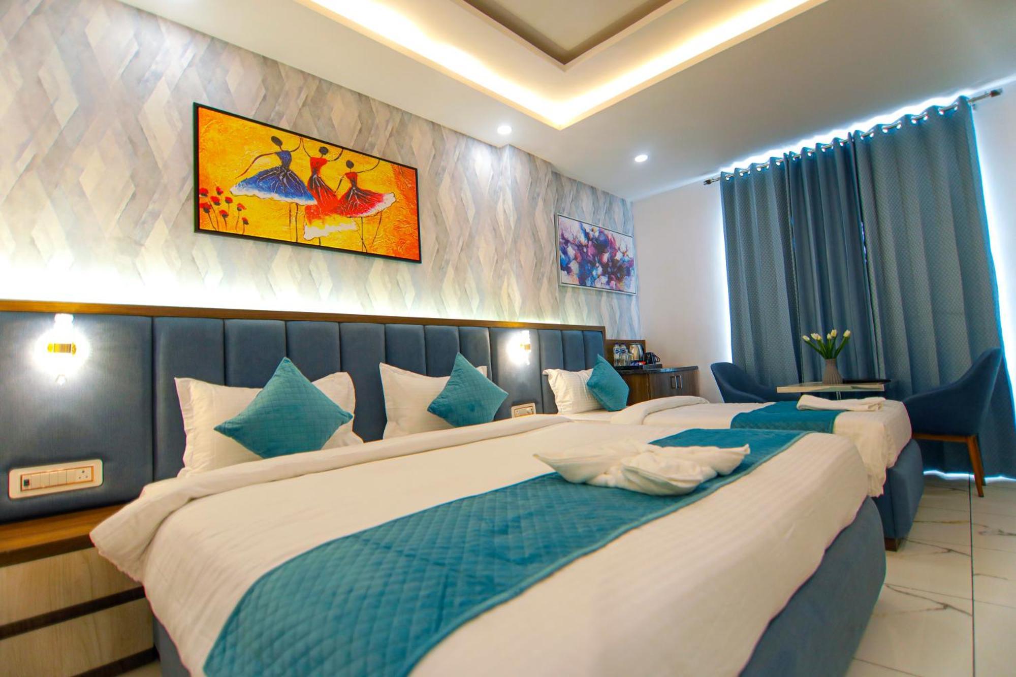 Paarth Grand 3*