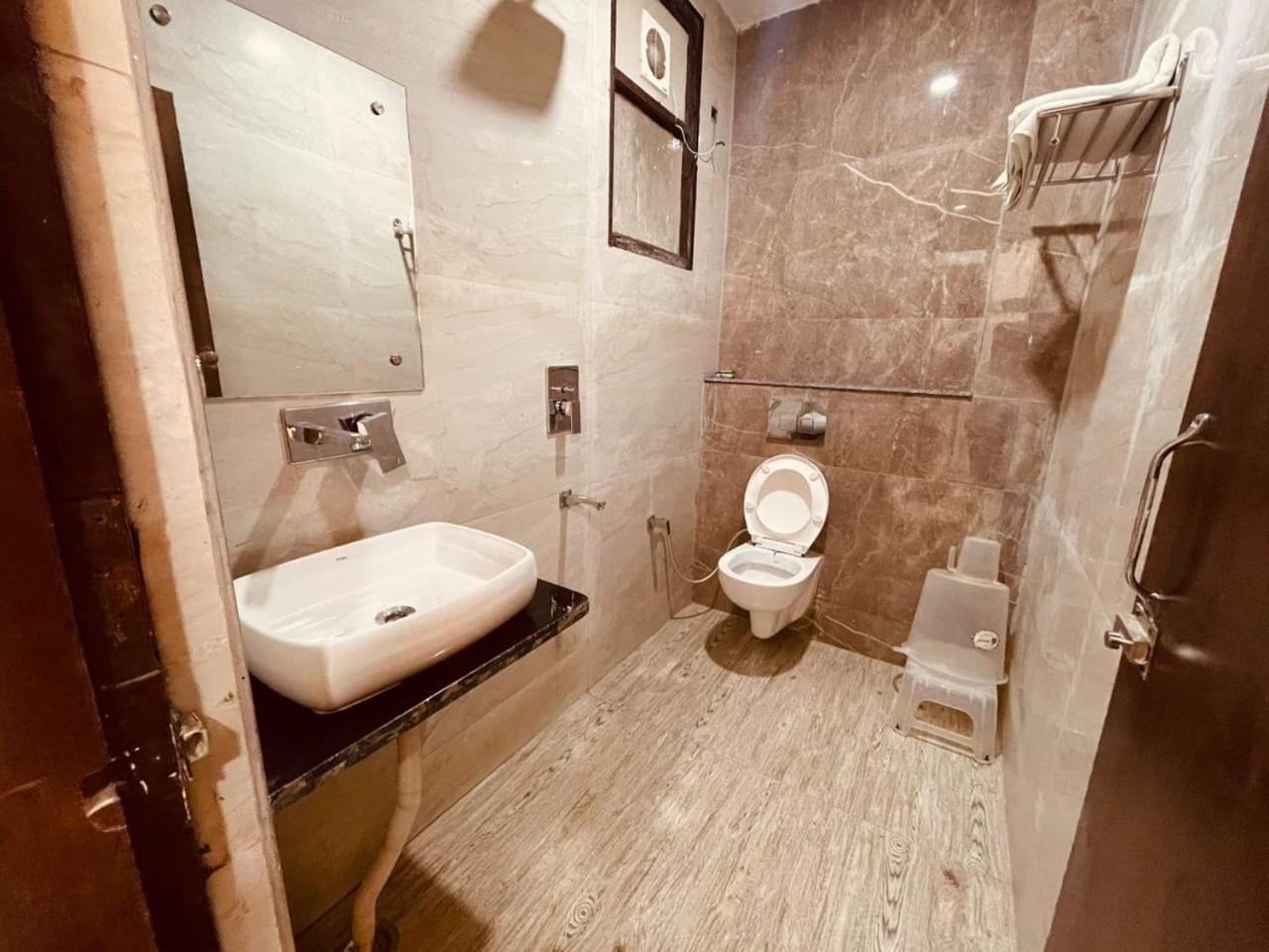 Hotel The Divine Ganga - Perfect Family In Haridwar