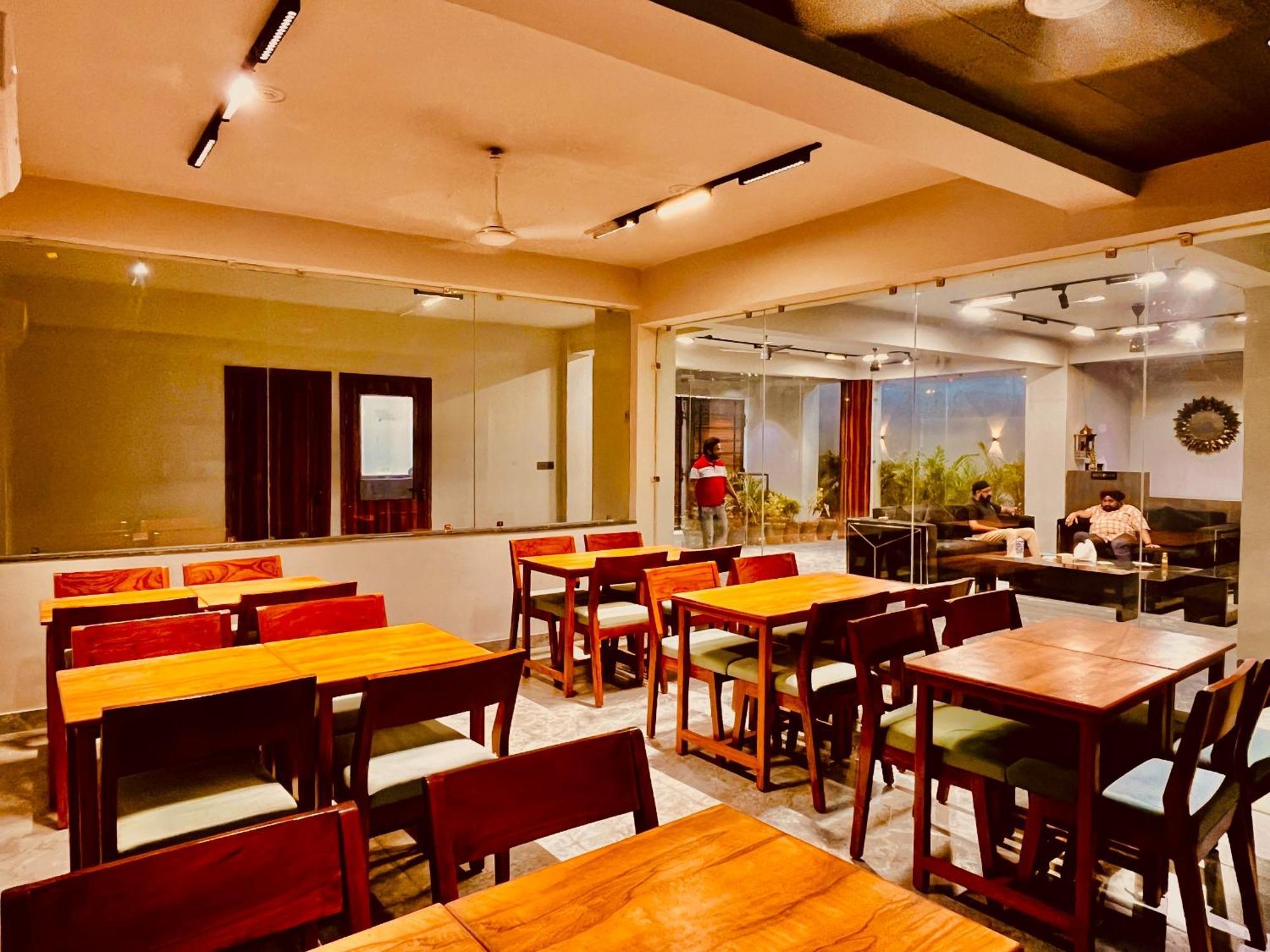Hotel Sitara & Resorts, 4*