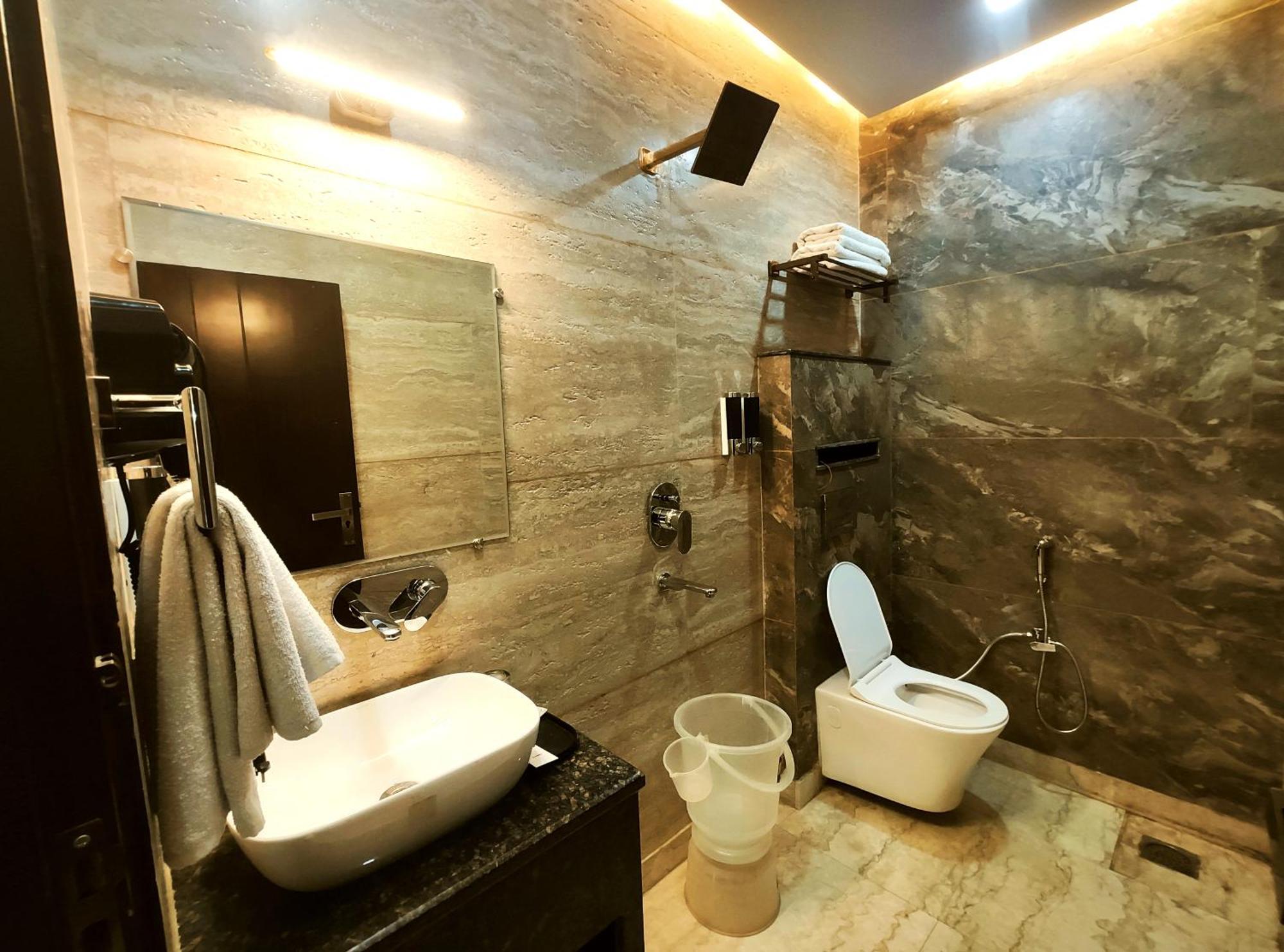 Shri Shyam Luxury Hotel In Har Ki Paudi Hotel