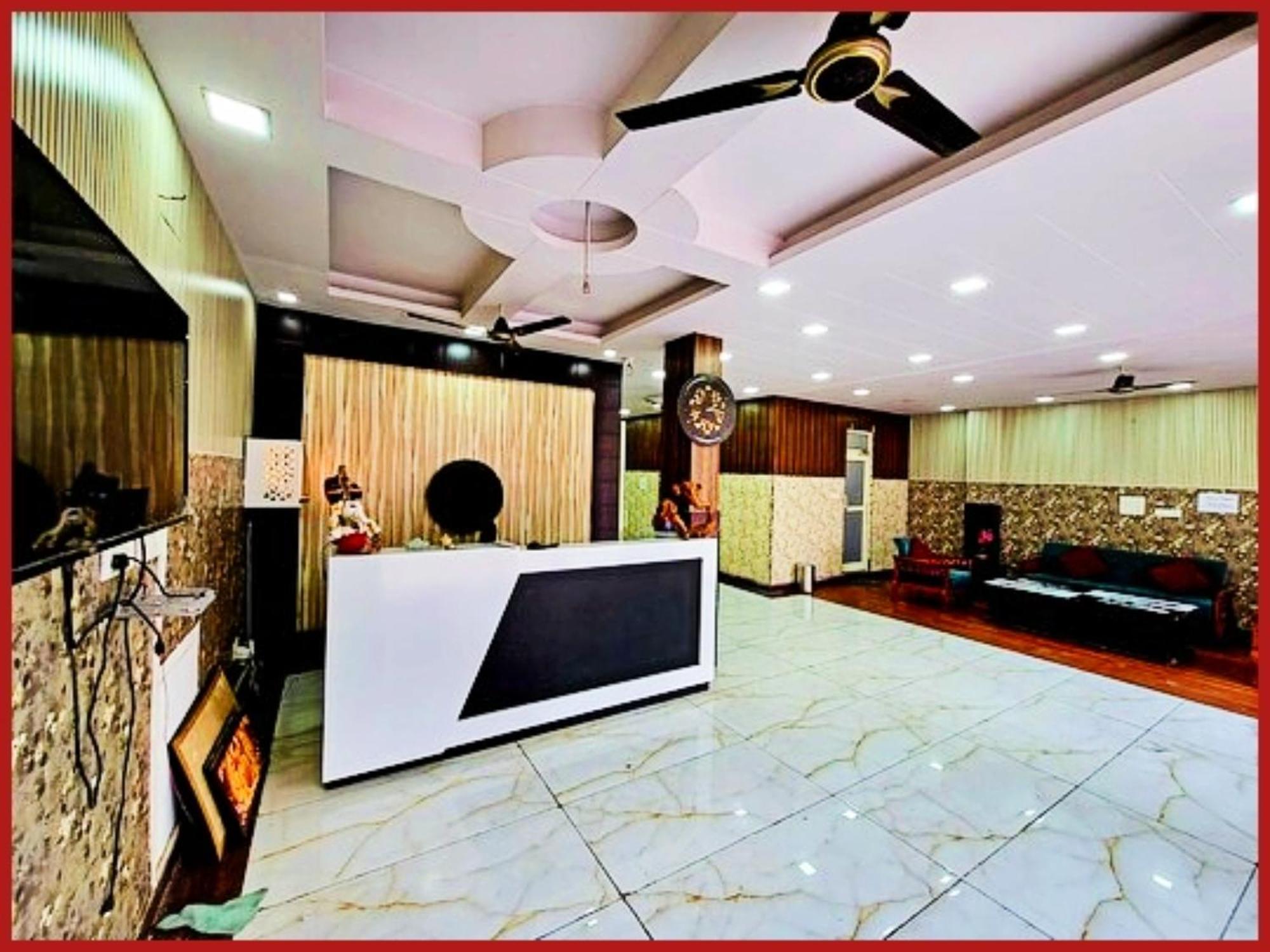 Hotel Sawera! - Near Temple - Fully Air Conditioned, Restaurant, Service , Free Parking, Free Wi-fi Facilities Available - A Luxury In Nainital 4*