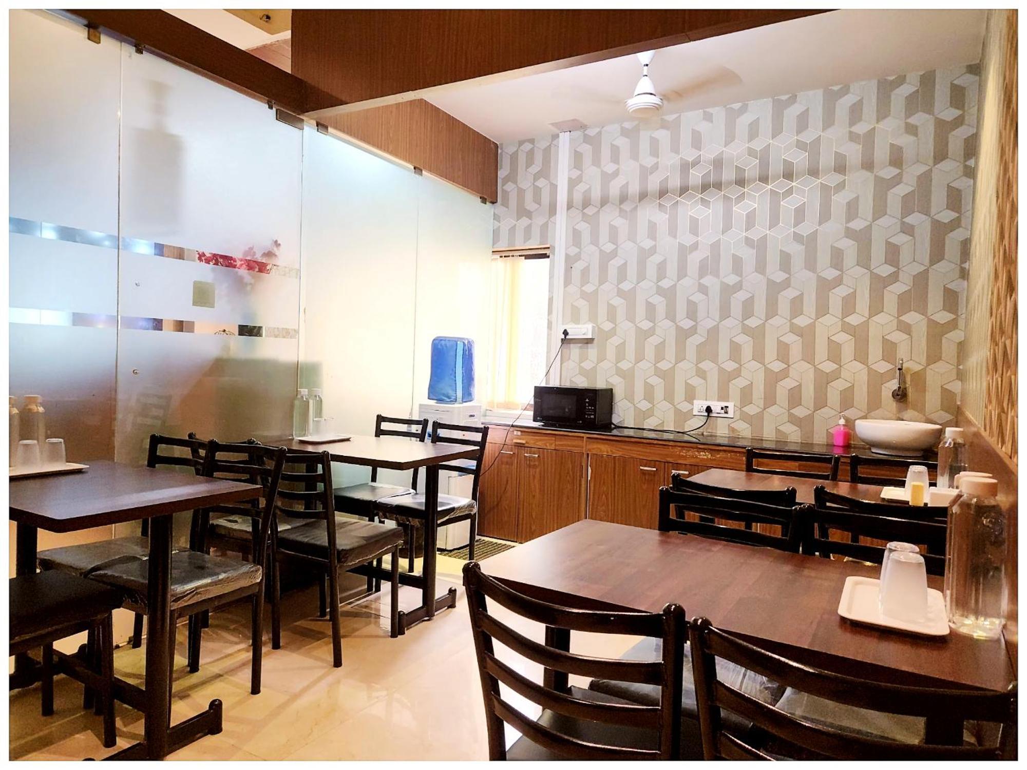 Premium S D Near Railwary Station Maa Mansa Devi Temple - Fully Air Conditioned - Lift And Parking Available -best In 4* Haridwar