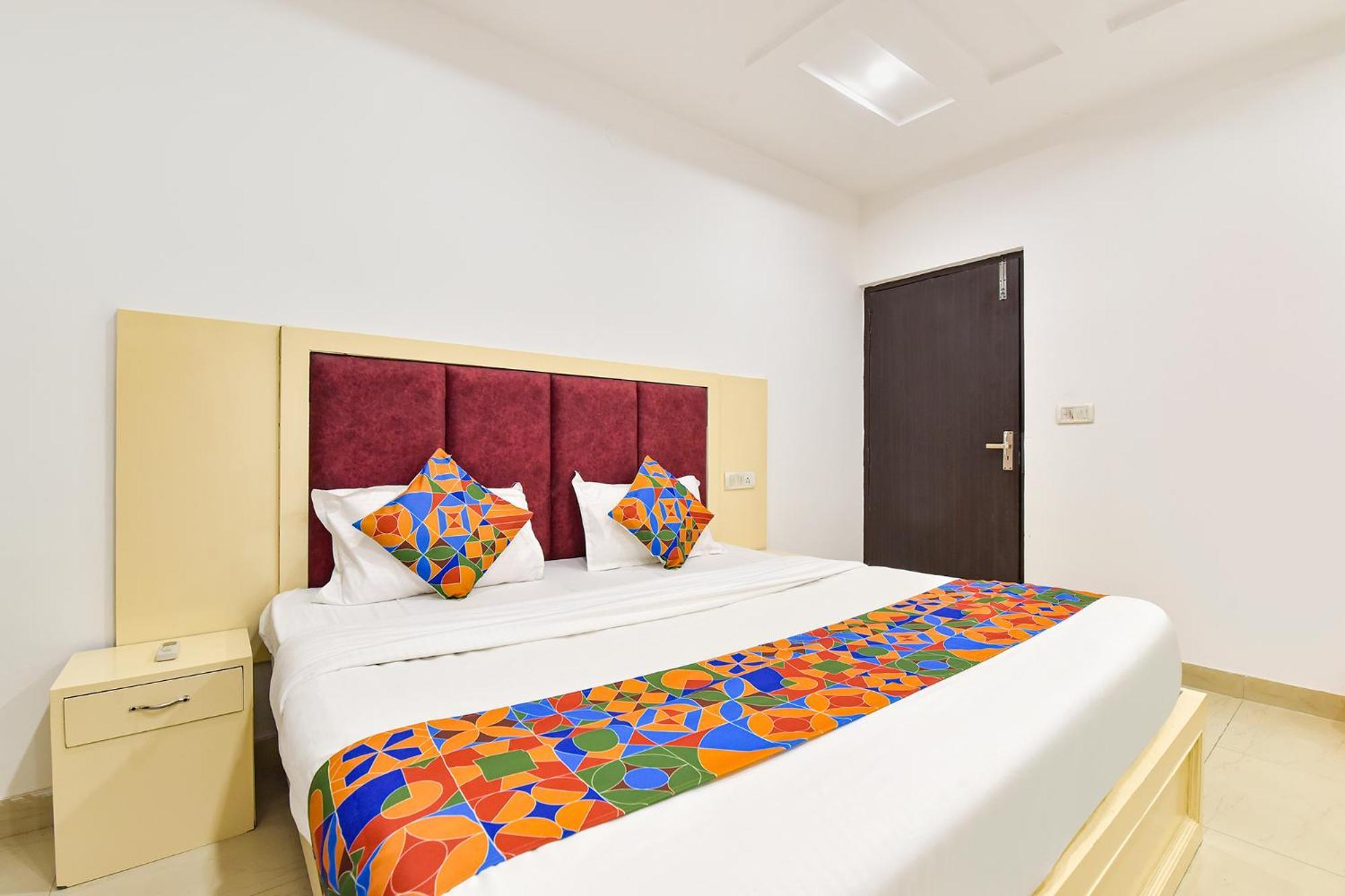 Fabhotel Pearl Hotel