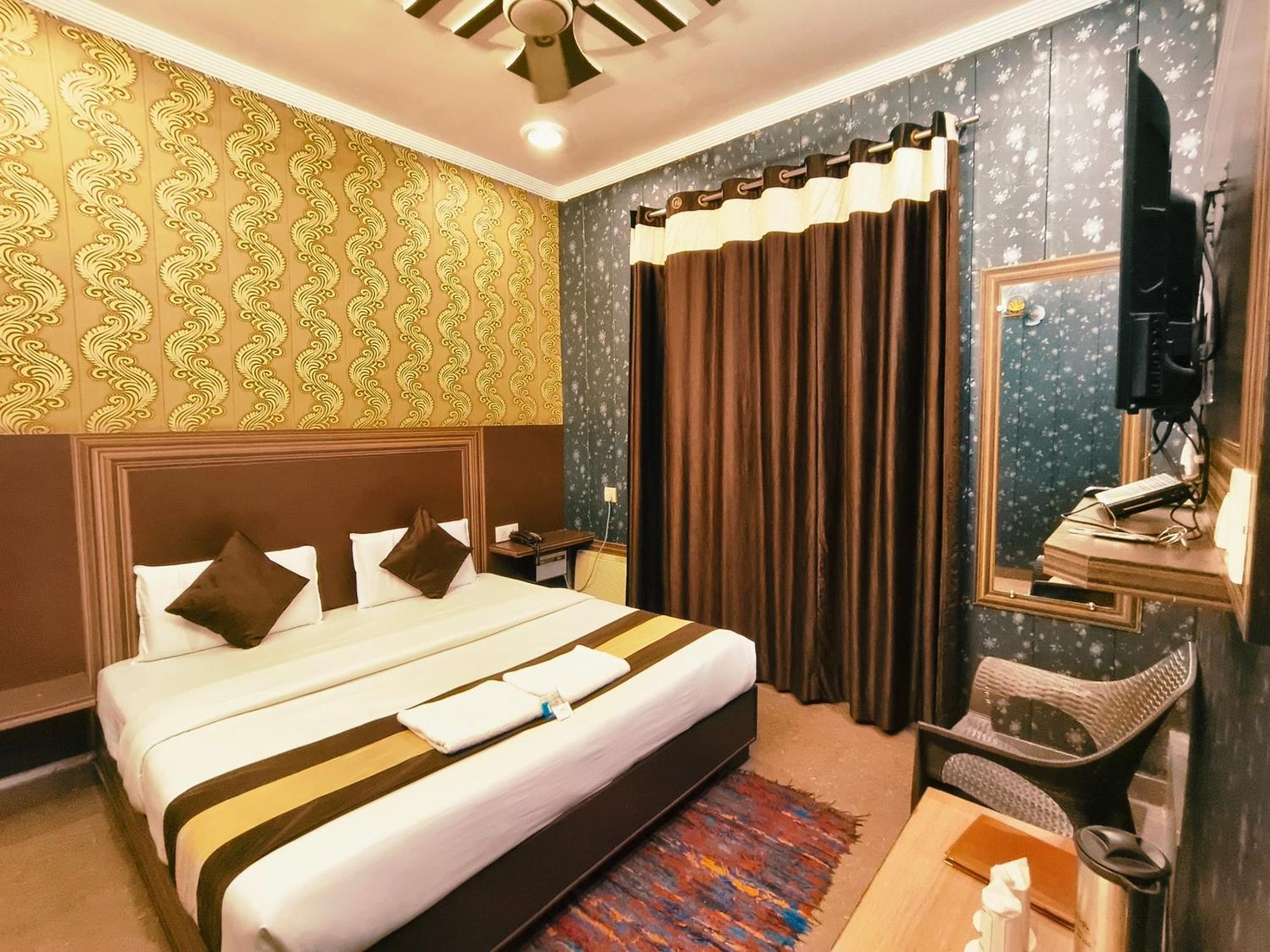 Pardesi,har Ki Pauri Road Hotel