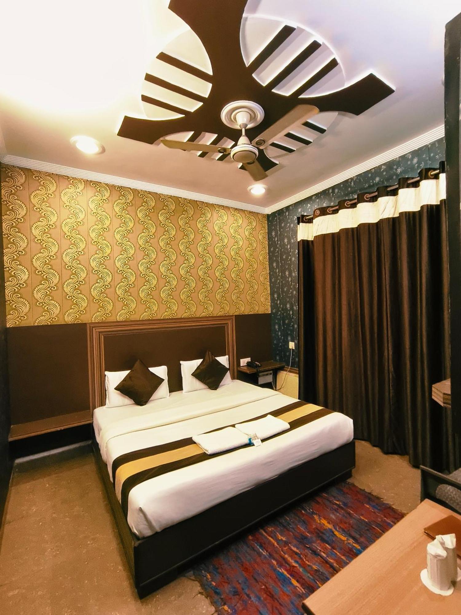 Hotel Pardesi,har Ki Pauri Road