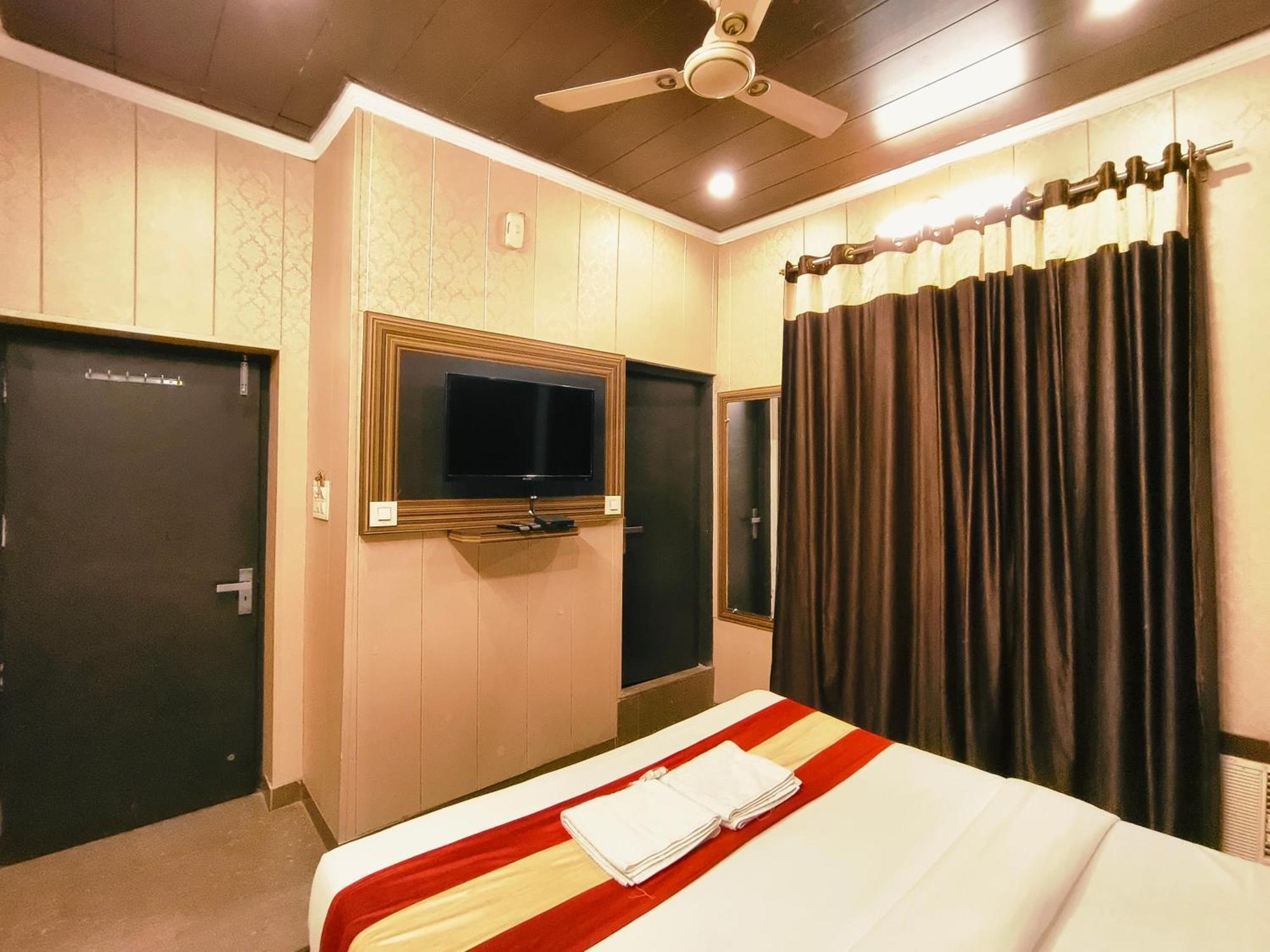 Hotel Pardesi,har Ki Pauri Road 2*
