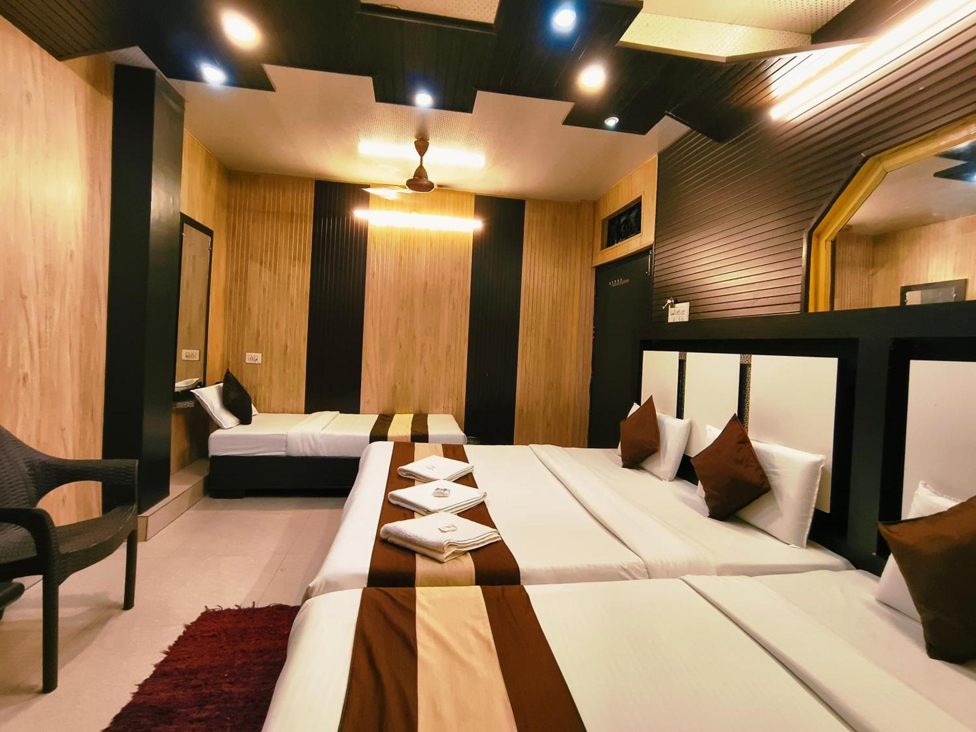 Hotel Pardesi,har Ki Pauri Road 2*