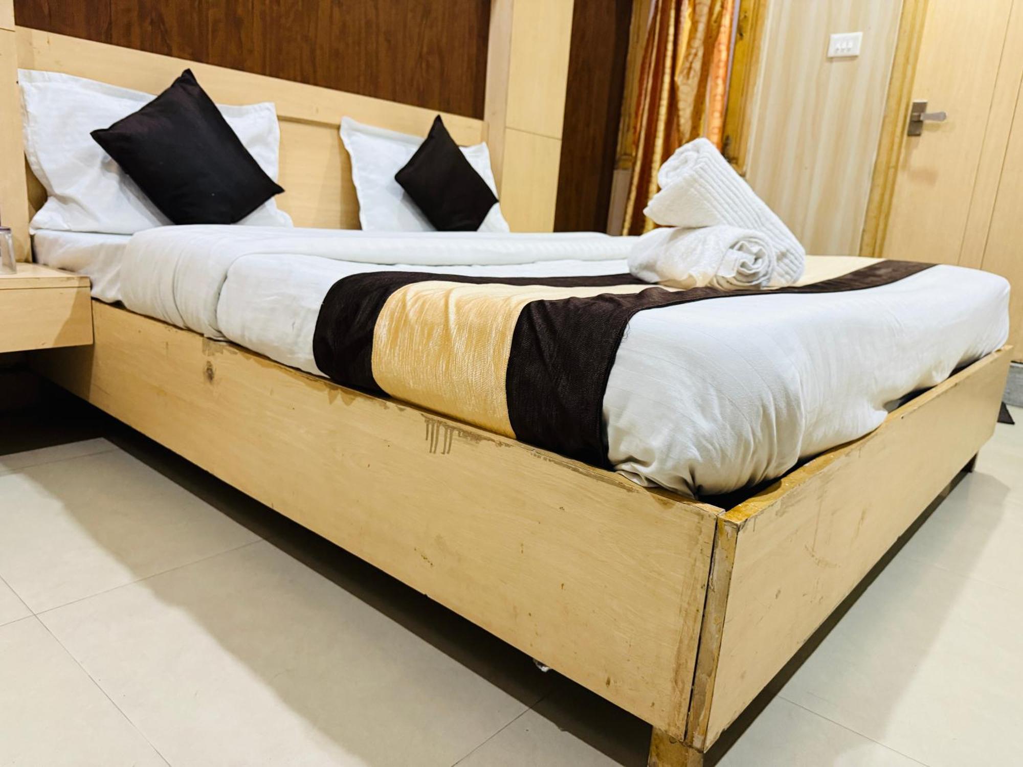 Hotel The Ganga View - Selling In Haridwar