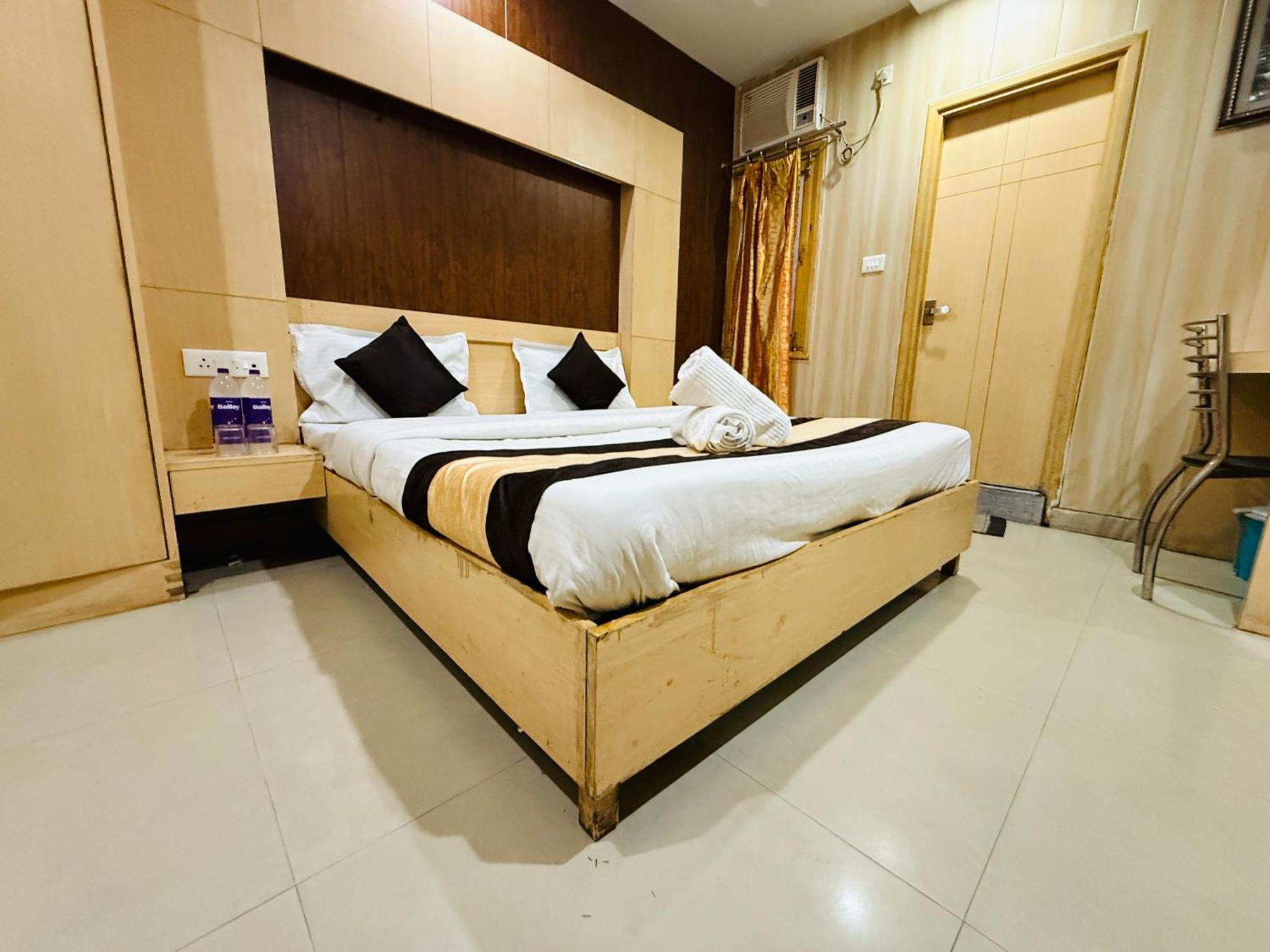 Hotel The Ganga View - Selling In