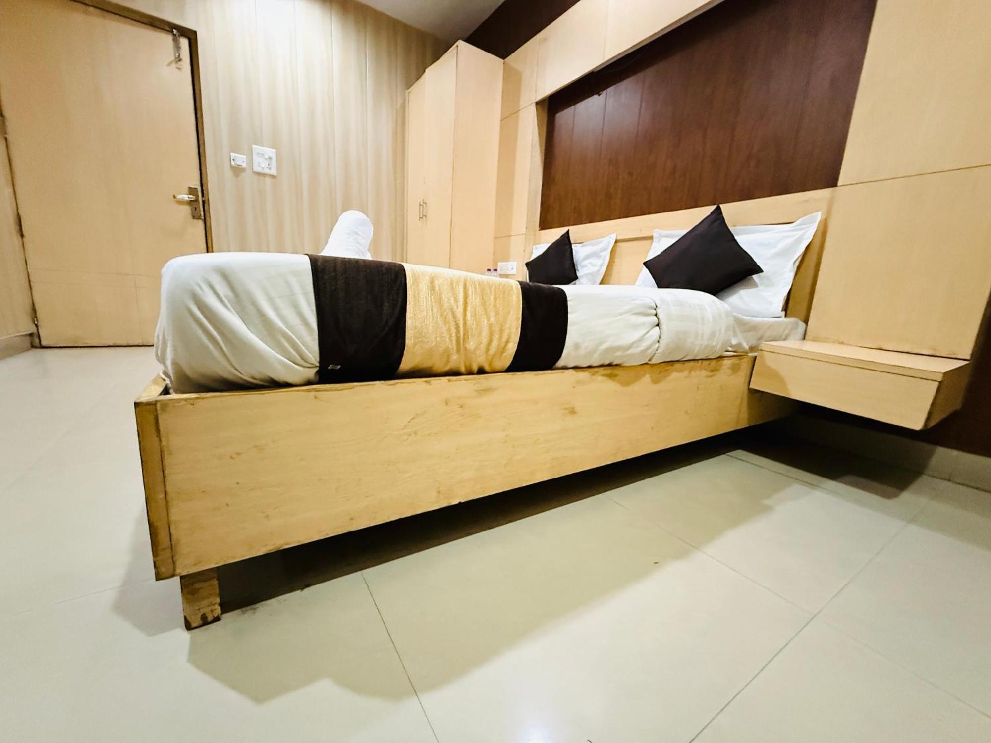The Ganga View - Selling In Hotel 4*