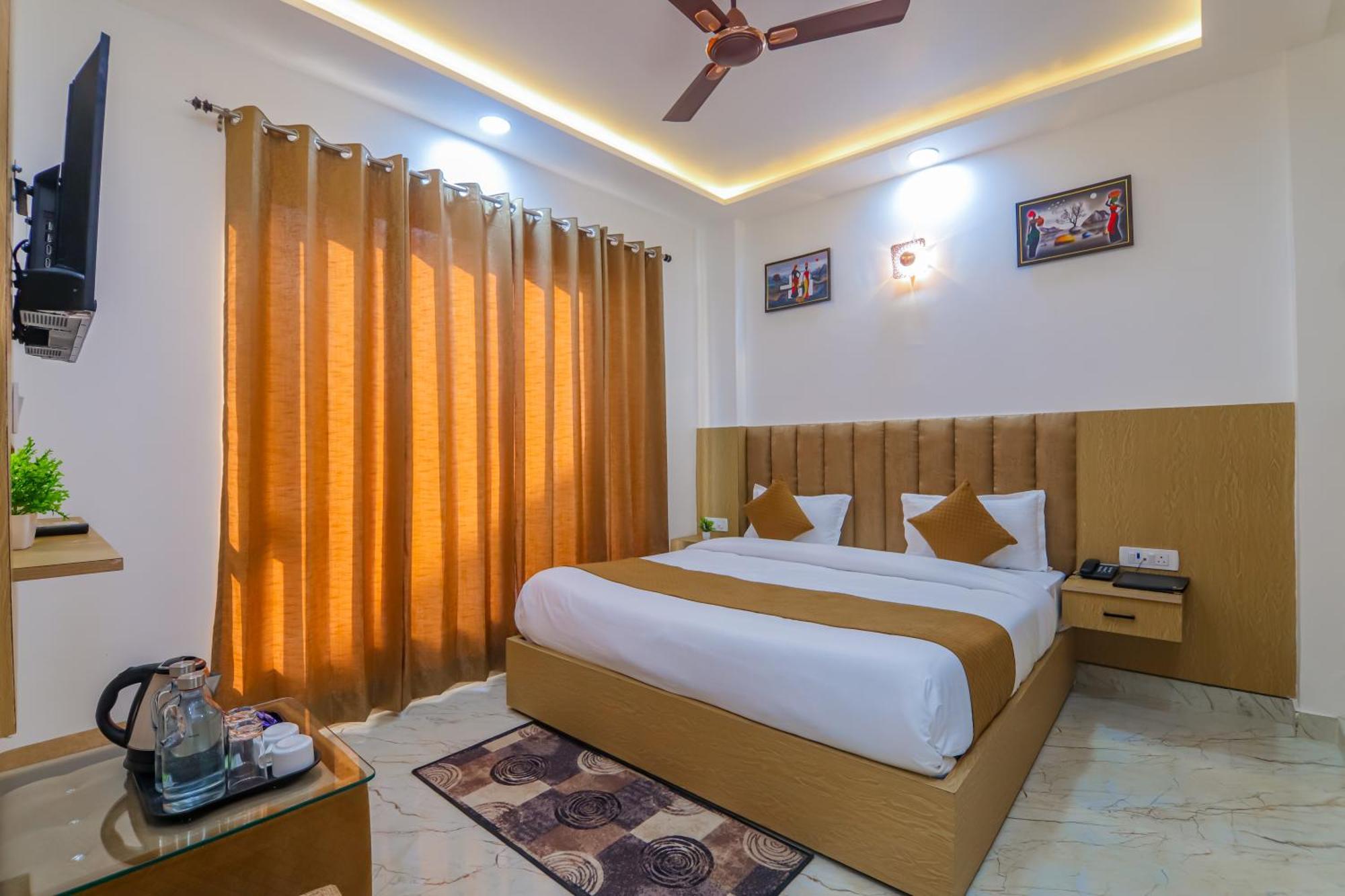 One Earth Ganga Stone Hotel 3*