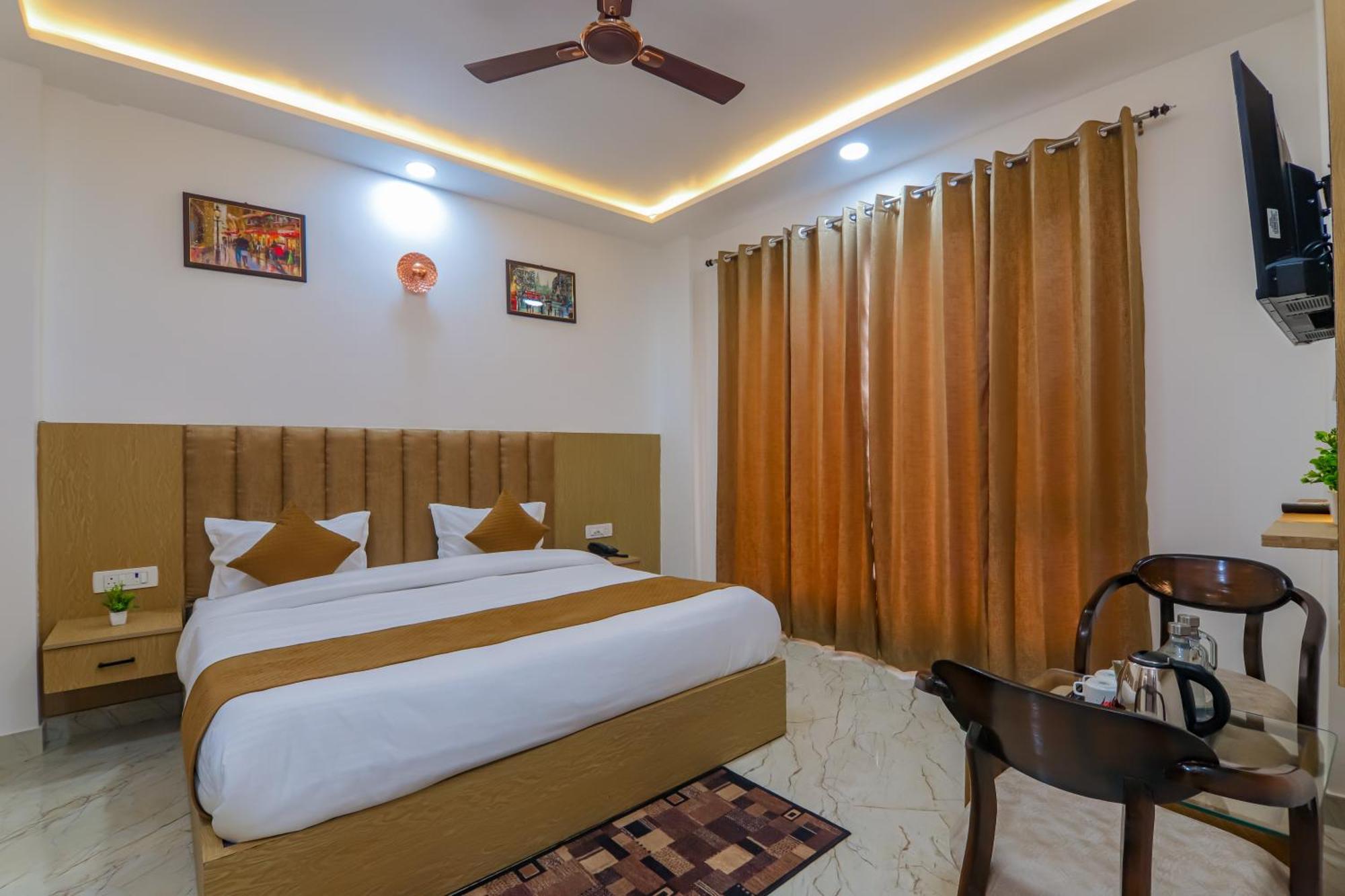 One Earth Ganga Stone Hotel