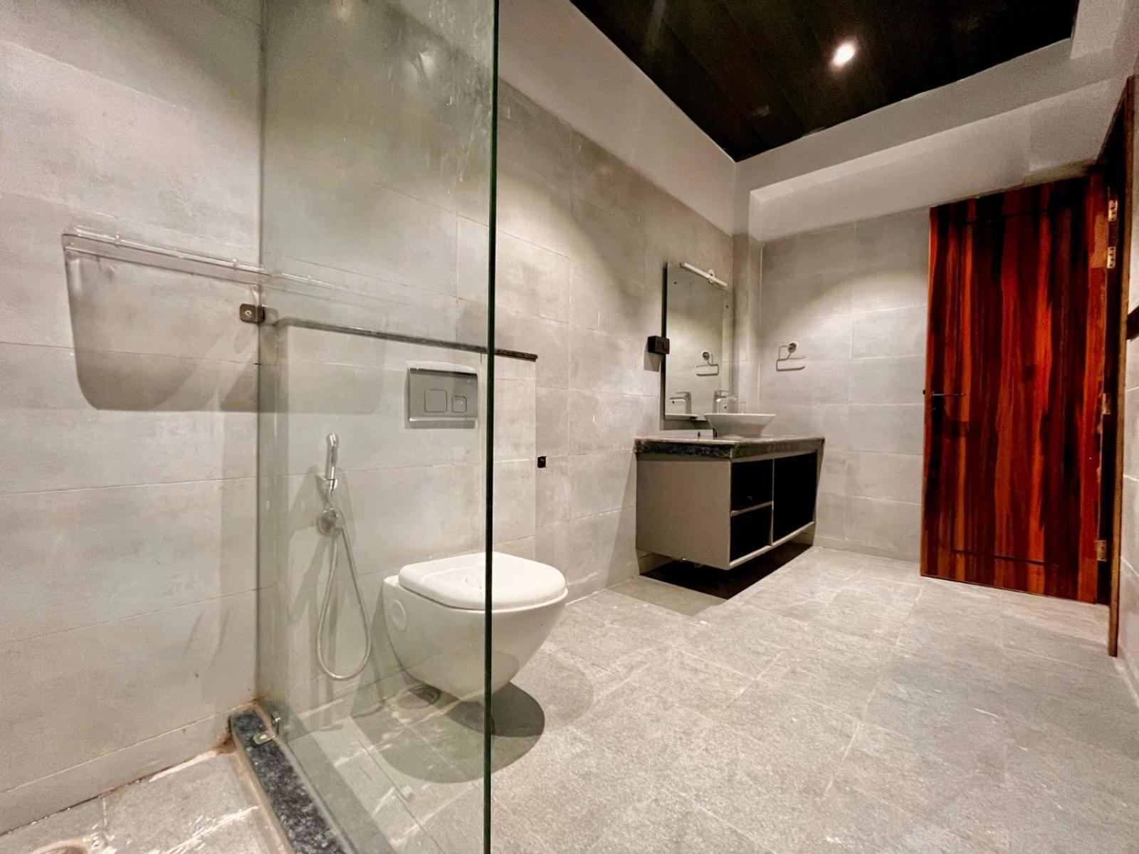 Aura Residency , Hotel 4*