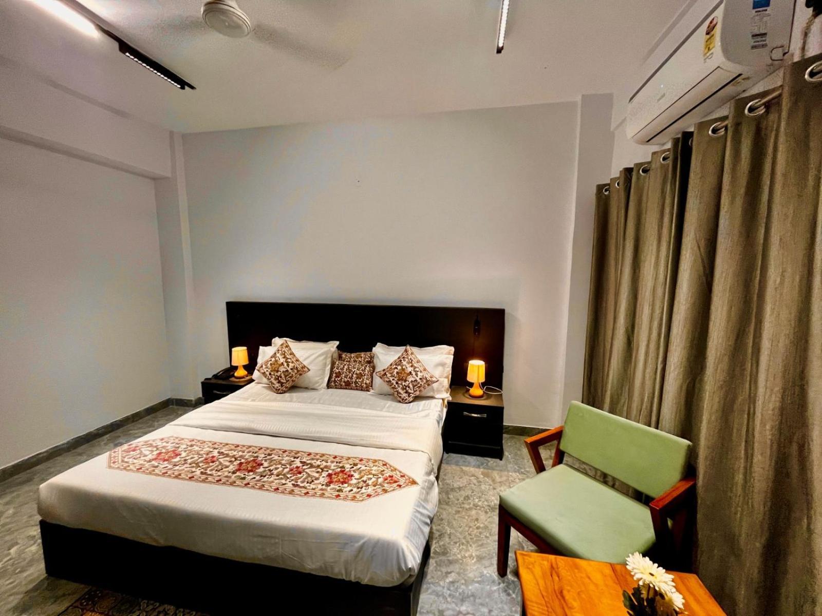 Aura Residency , Hotel