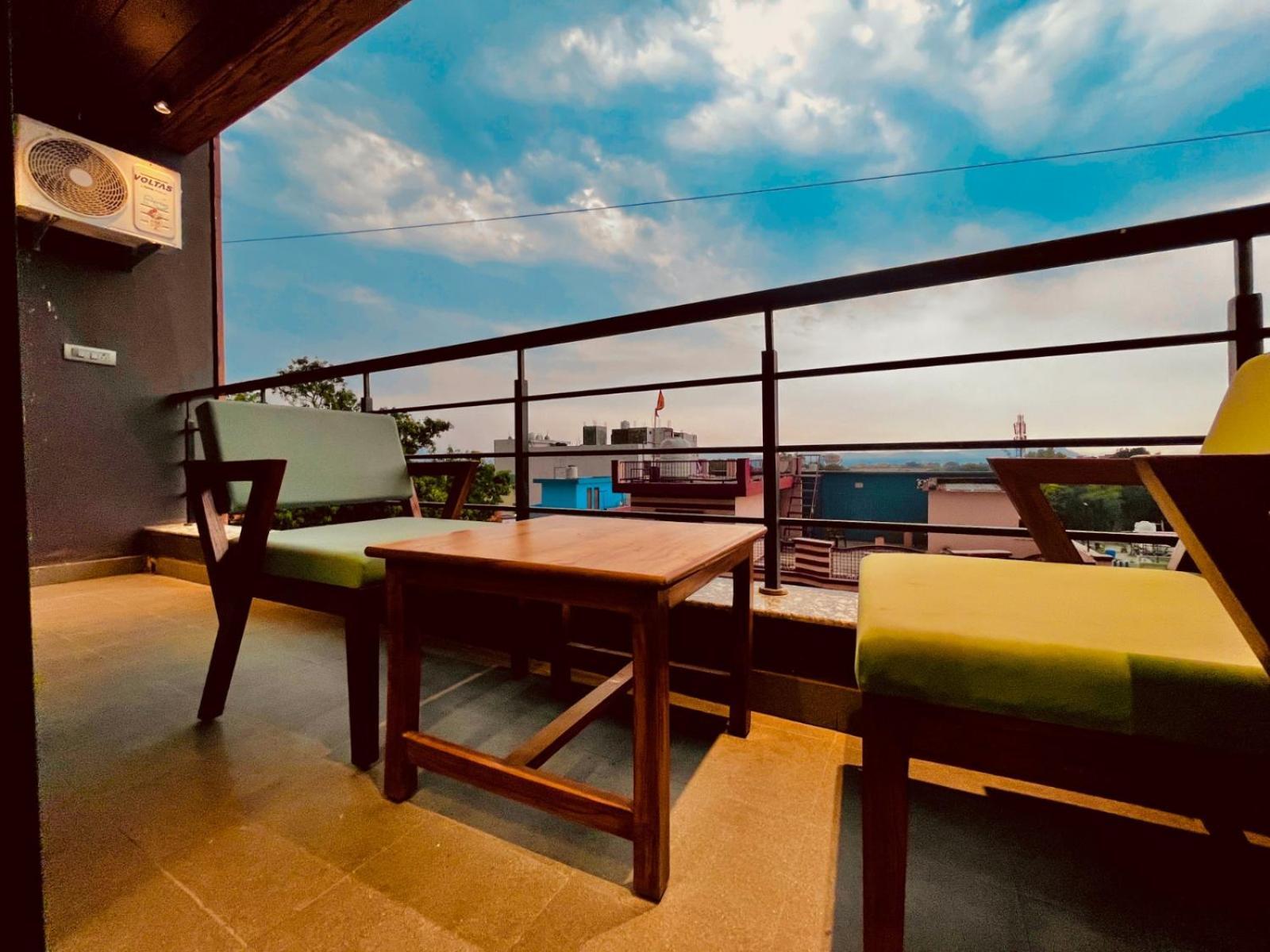 Aura Residency , Hotel