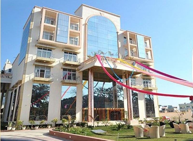 The Grand Basant Hotel 4*