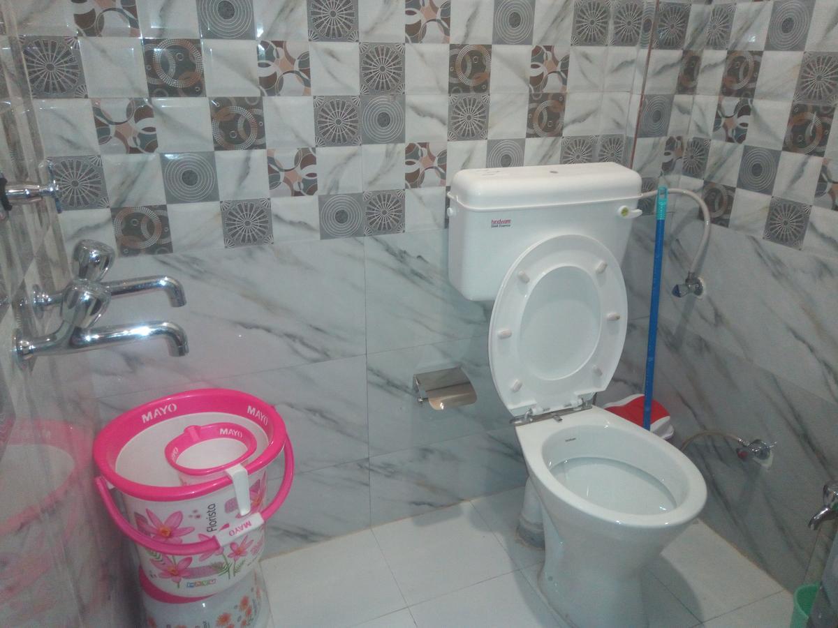 Anand Hotel *