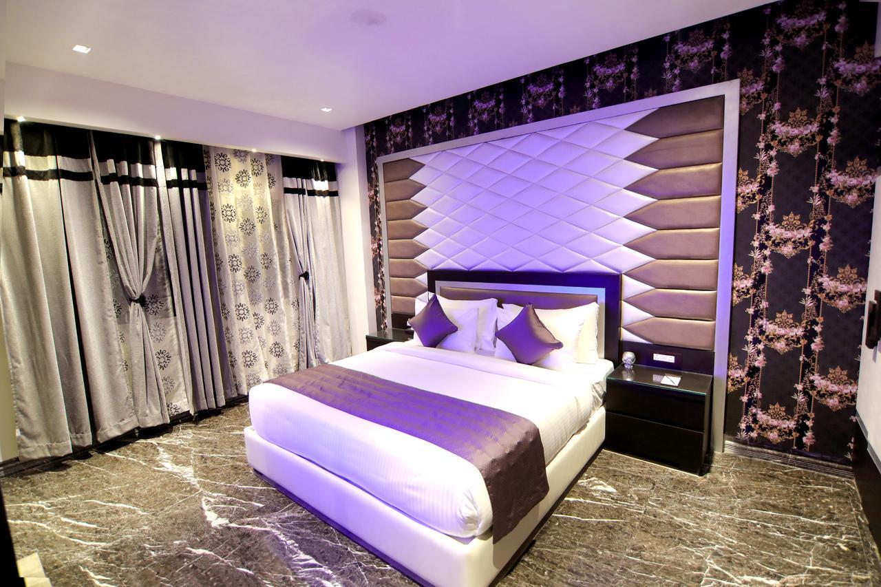 Hotel Grand Orchid 4*