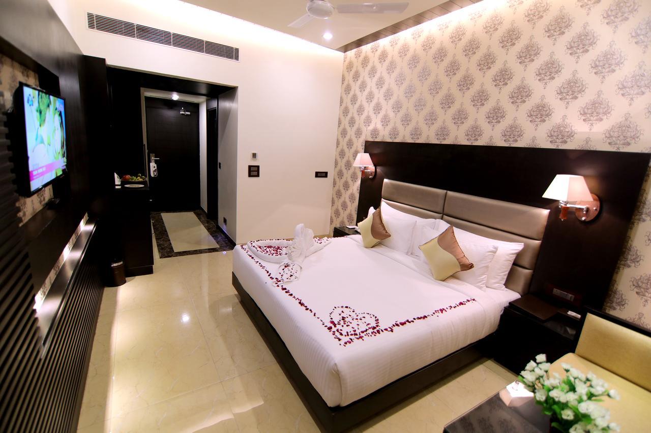 Hotel Grand Orchid 4*