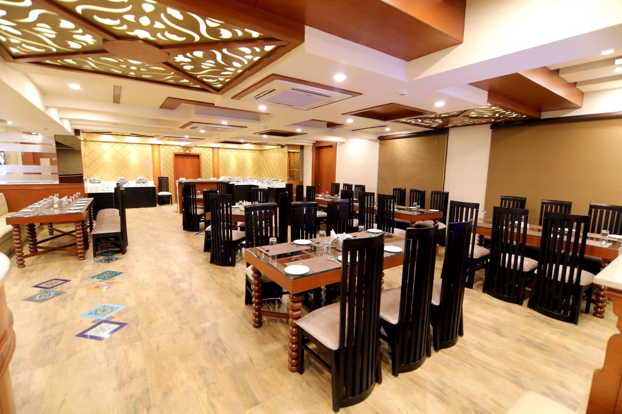 Hotel Grand Orchid 4*