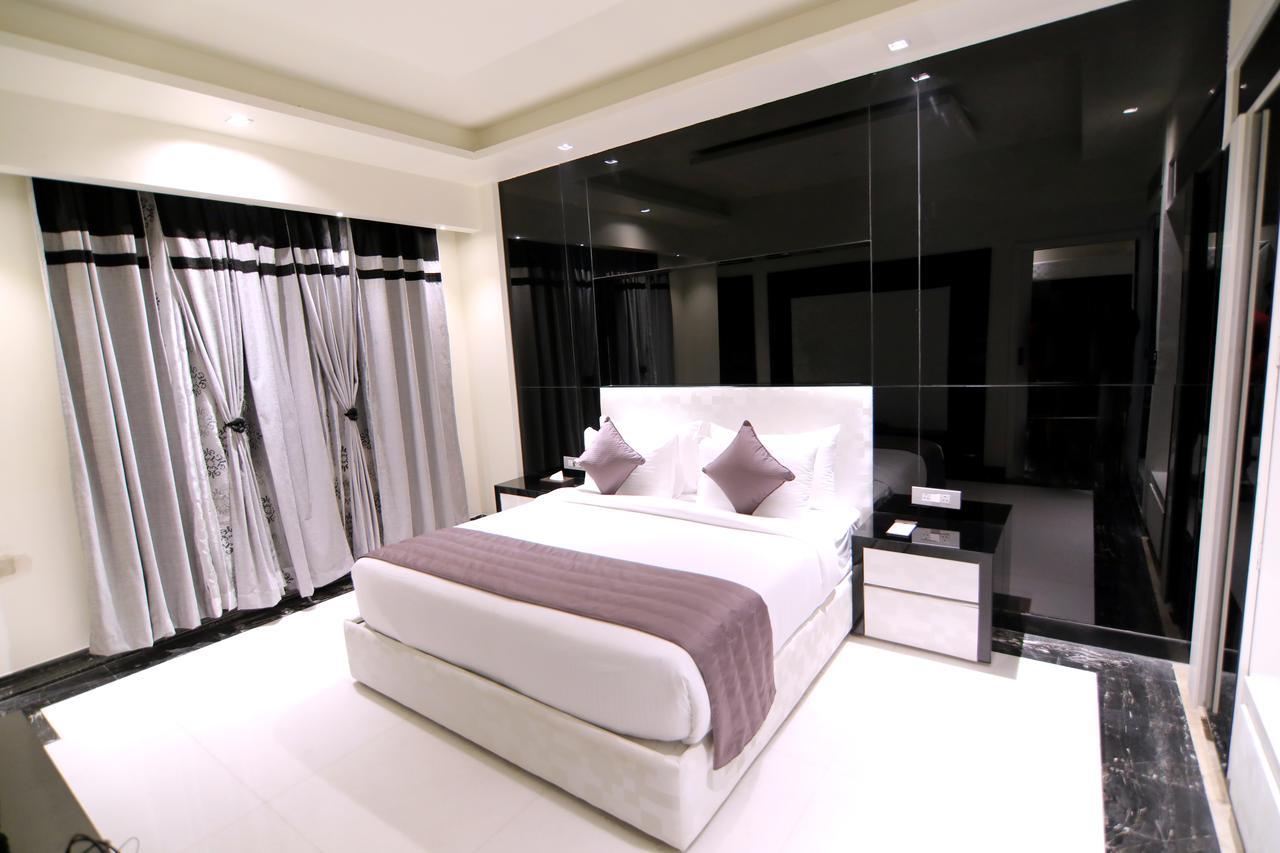 Hotel Grand Orchid 4*