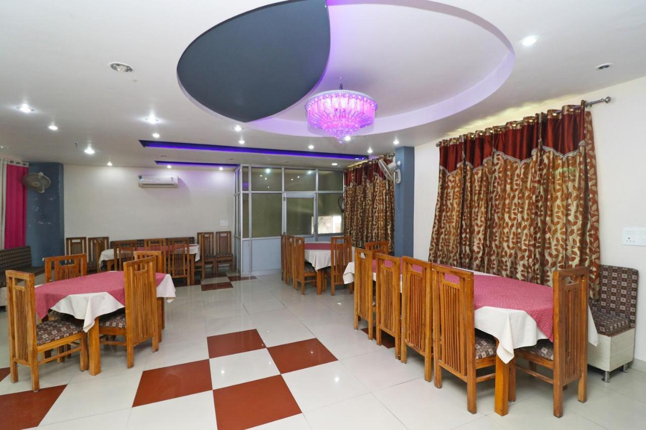 Oyo 14708 Ashiyana Hotel 3*