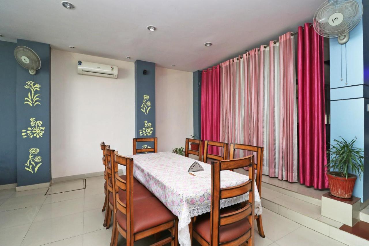 Oyo 14708 Ashiyana Hotel