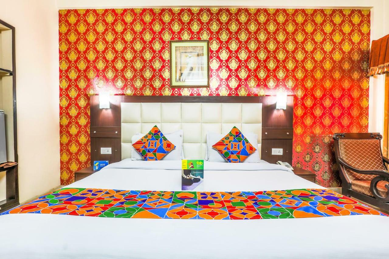 Hotel Fabhotel Pramila 3*