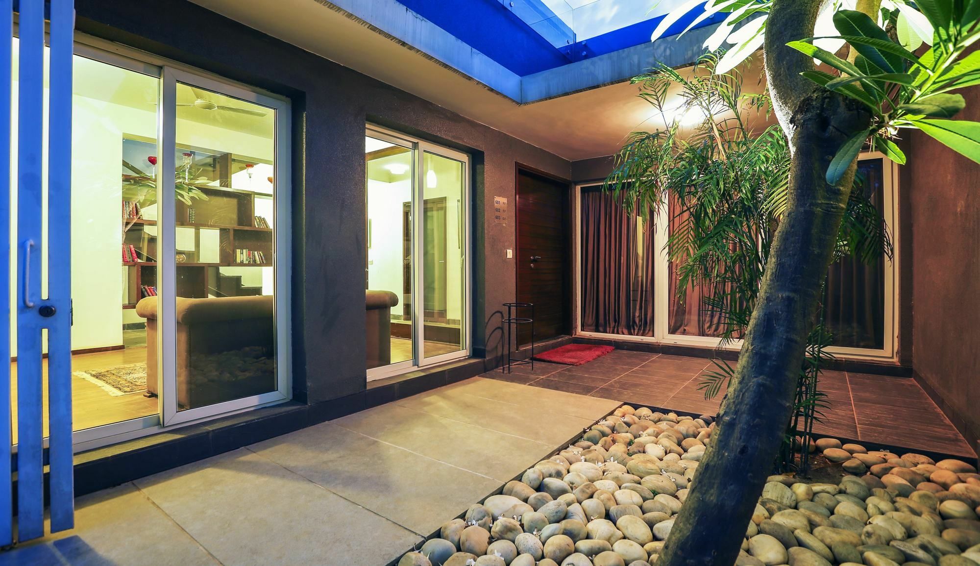 Hotel Amatra By The Ganges 4*