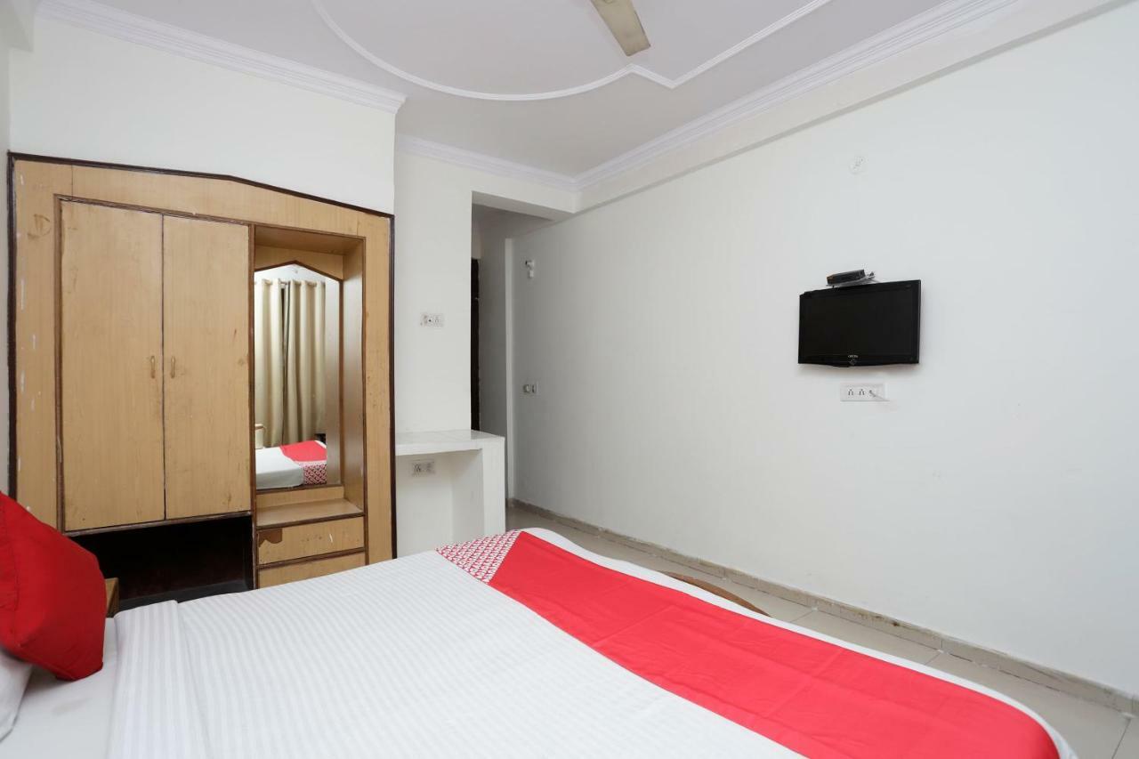 Hotel Oyo 35366 Shiv Murti 3*