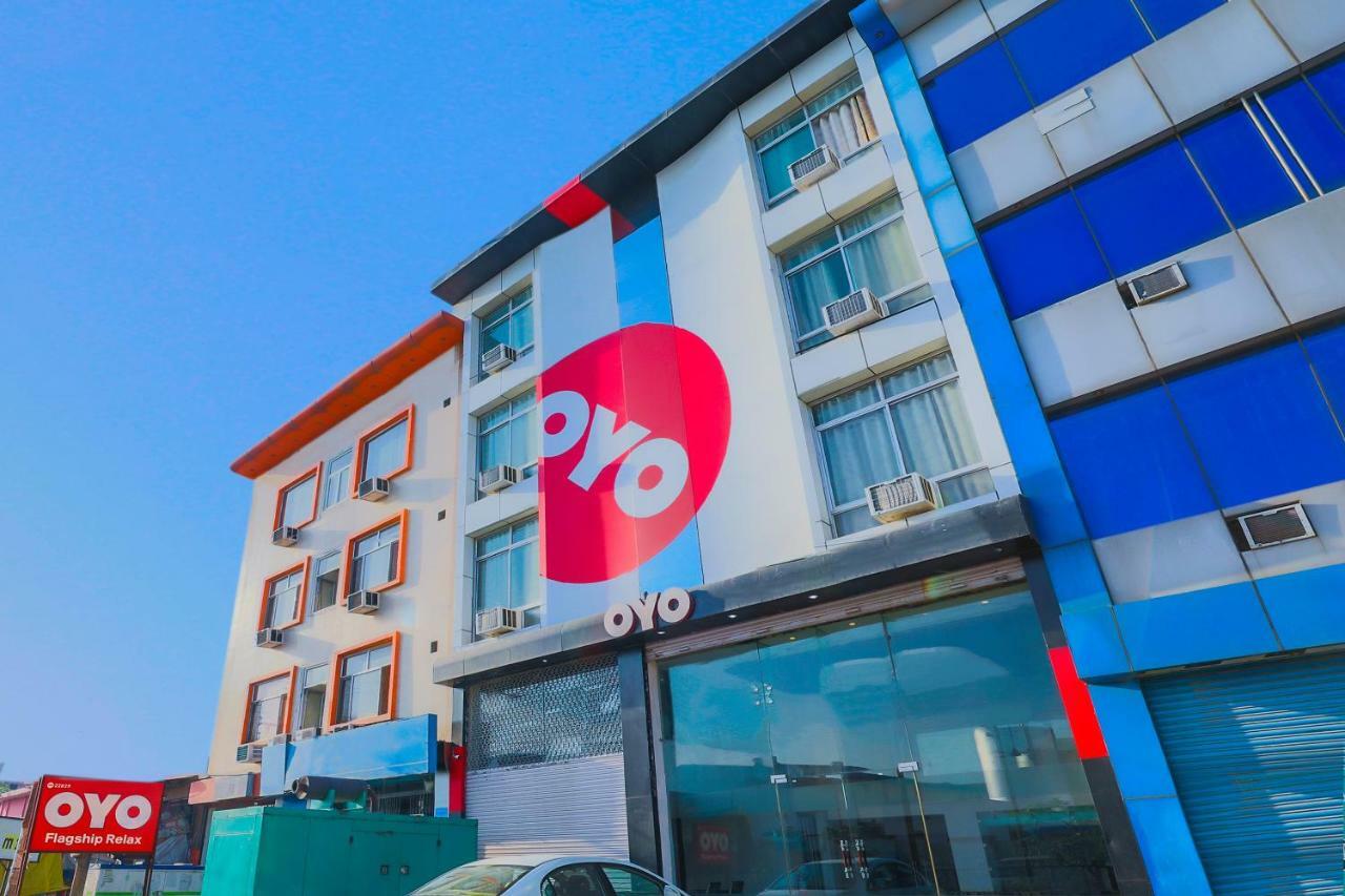 Oyo Flagship 22828 Sector 1a 3*
