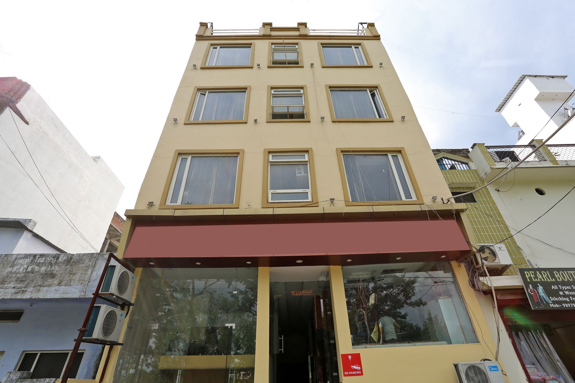 Hotel Oyo 6976 Ganges Park 2*