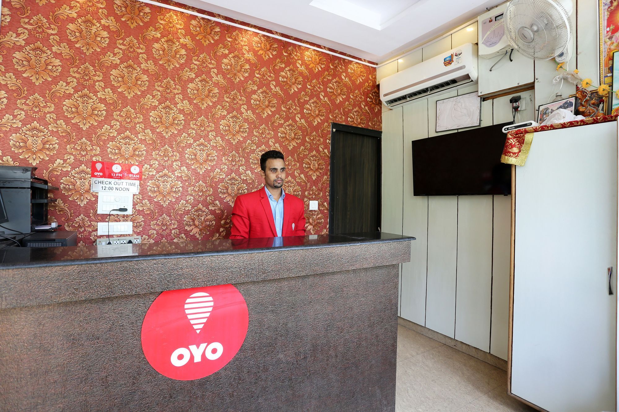 Oyo 6976 Ganges Park 2*