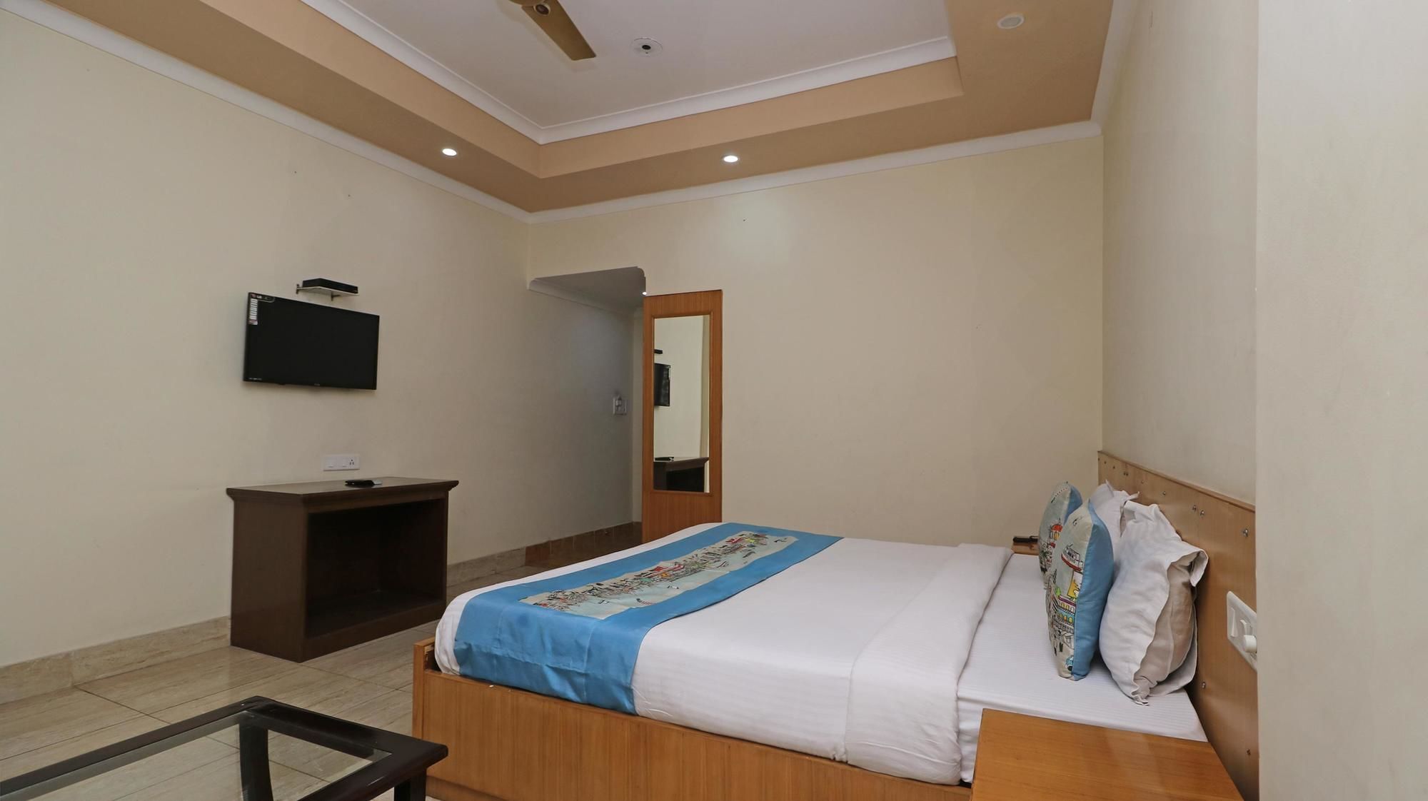 Oyo 4798 Great Periwal 3*