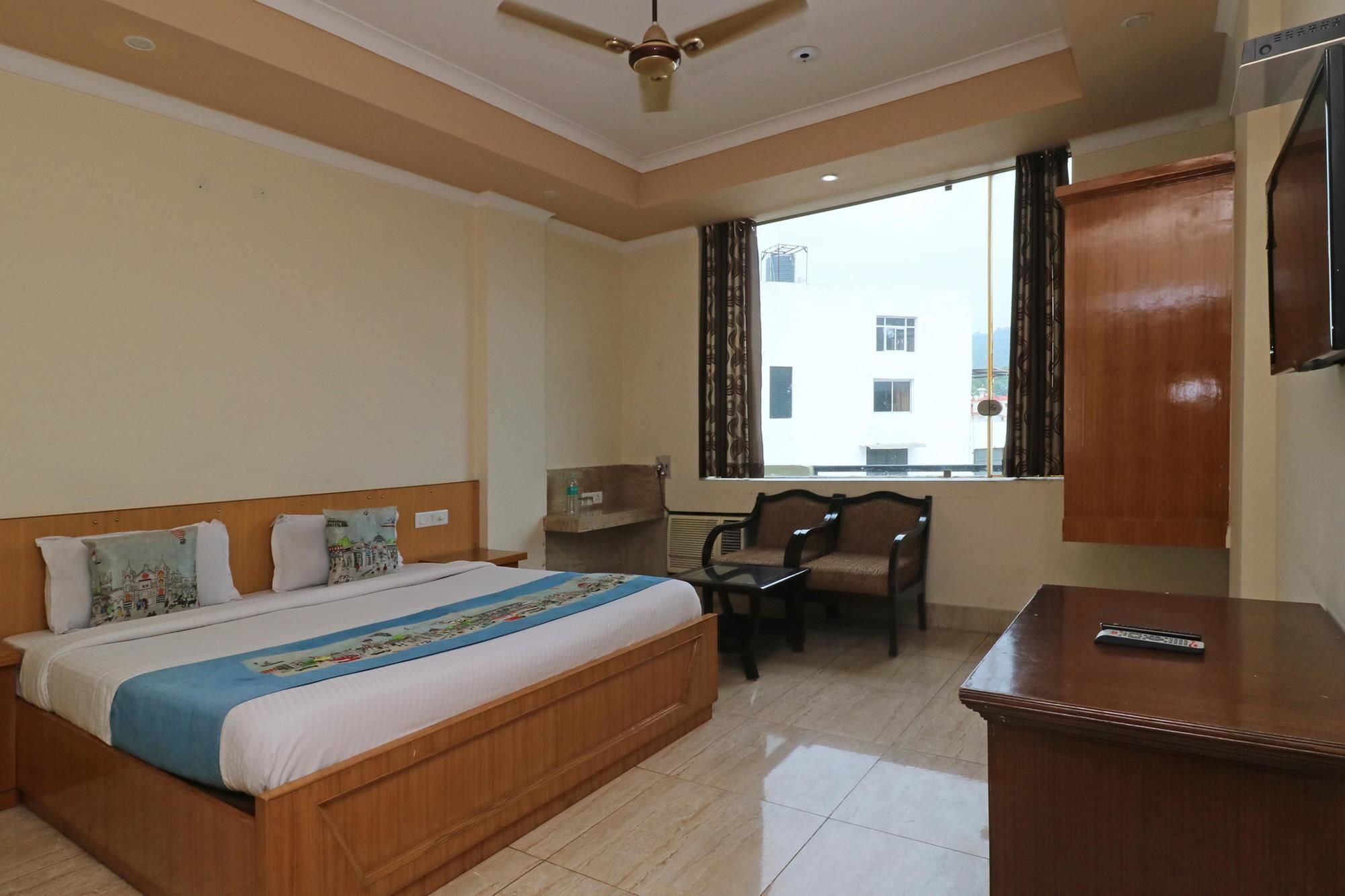 Oyo 4798 Great Periwal Hotel