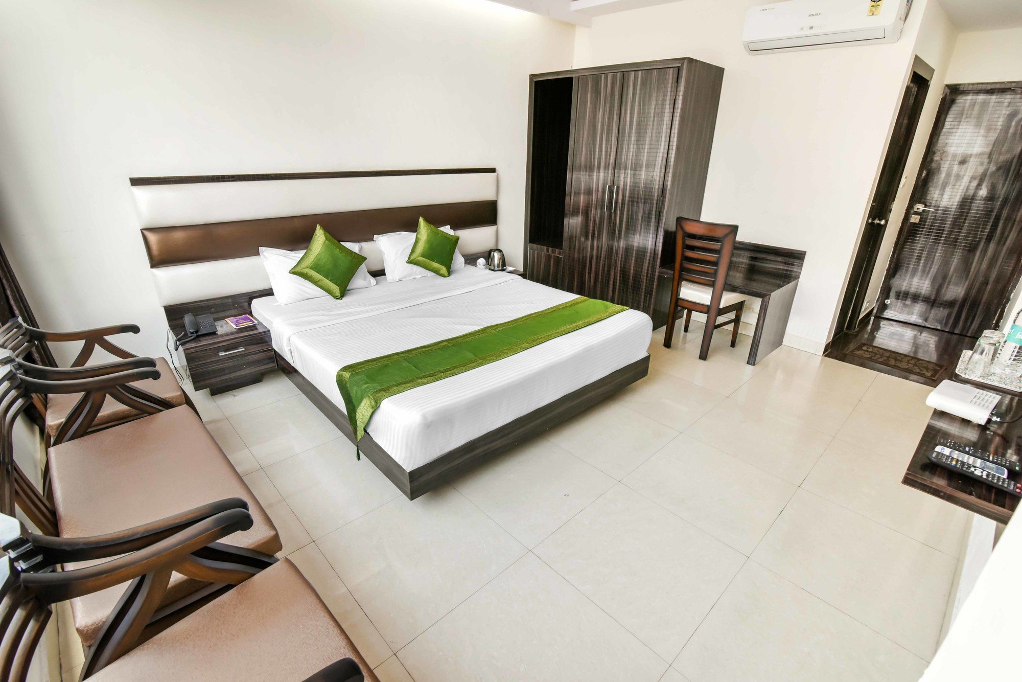 Treebo Anand Niketan 3*