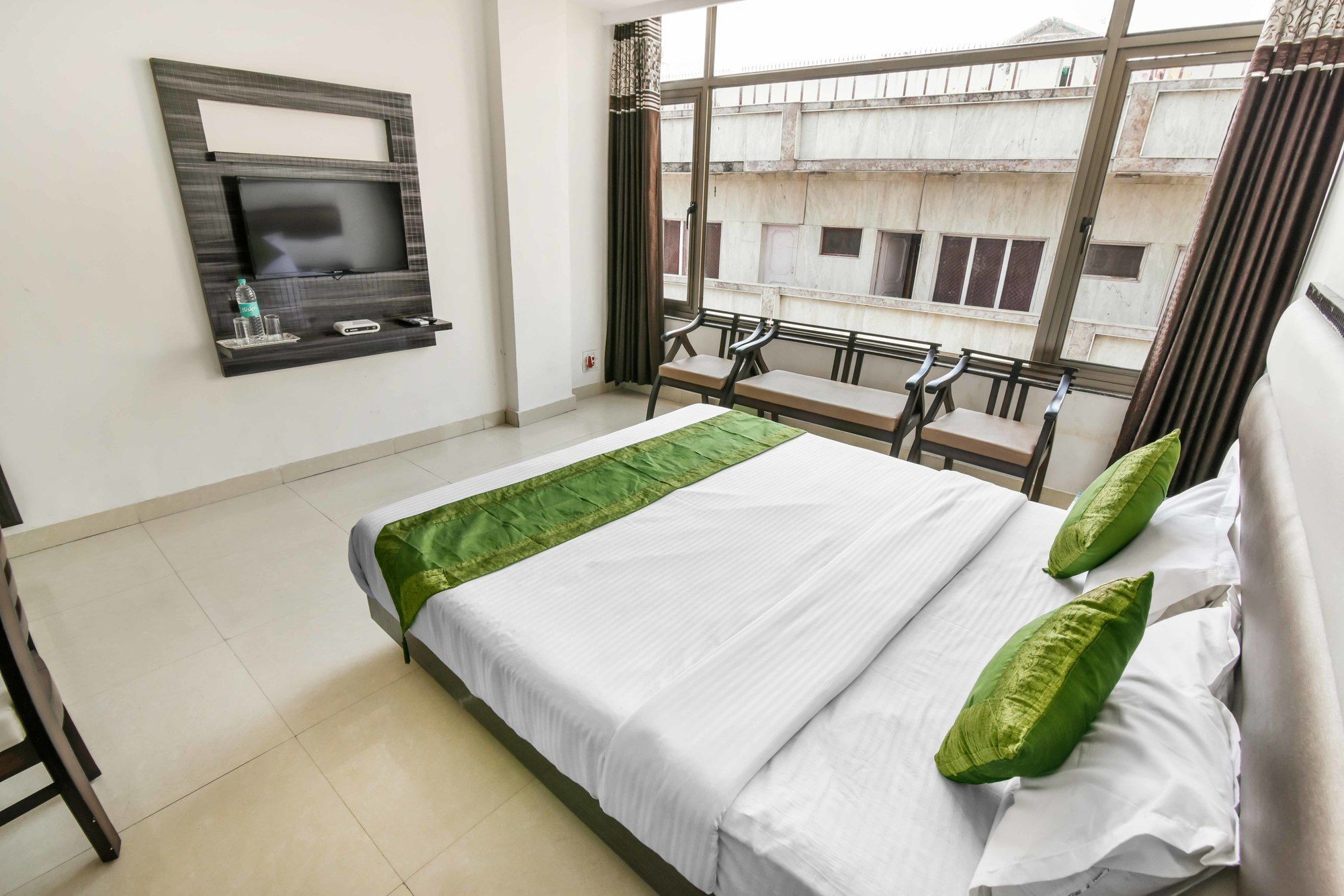 Hotel Treebo Anand Niketan 3*