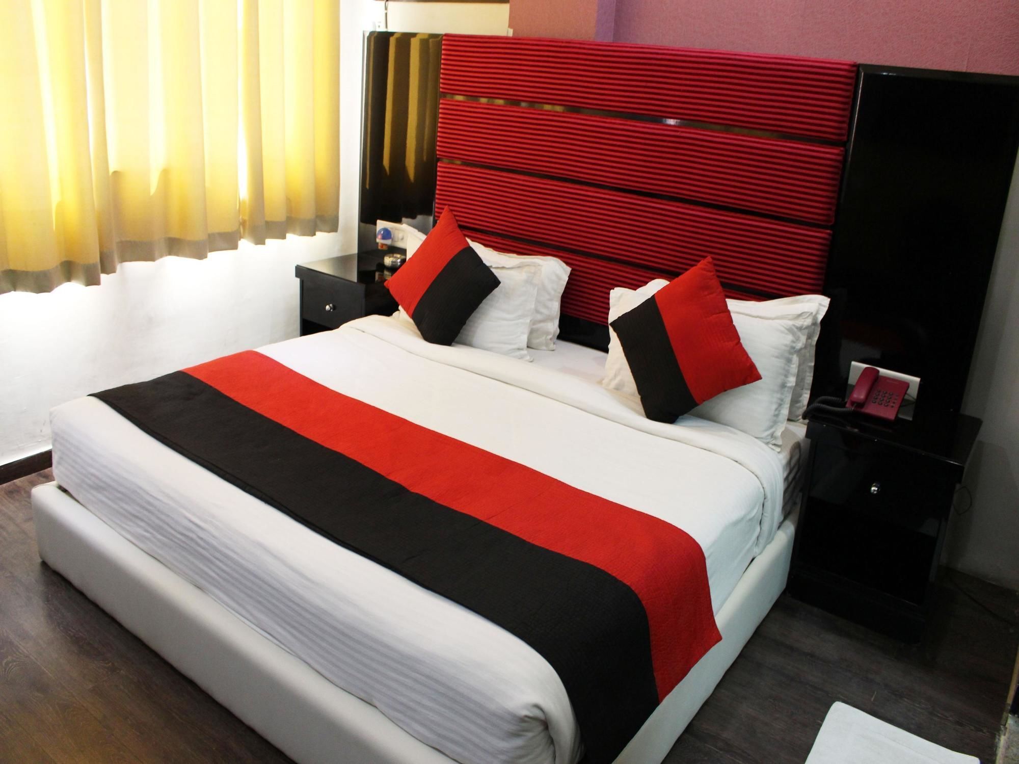 Oyo Premium Har Ki Pauri Ganga Ghat Hotel