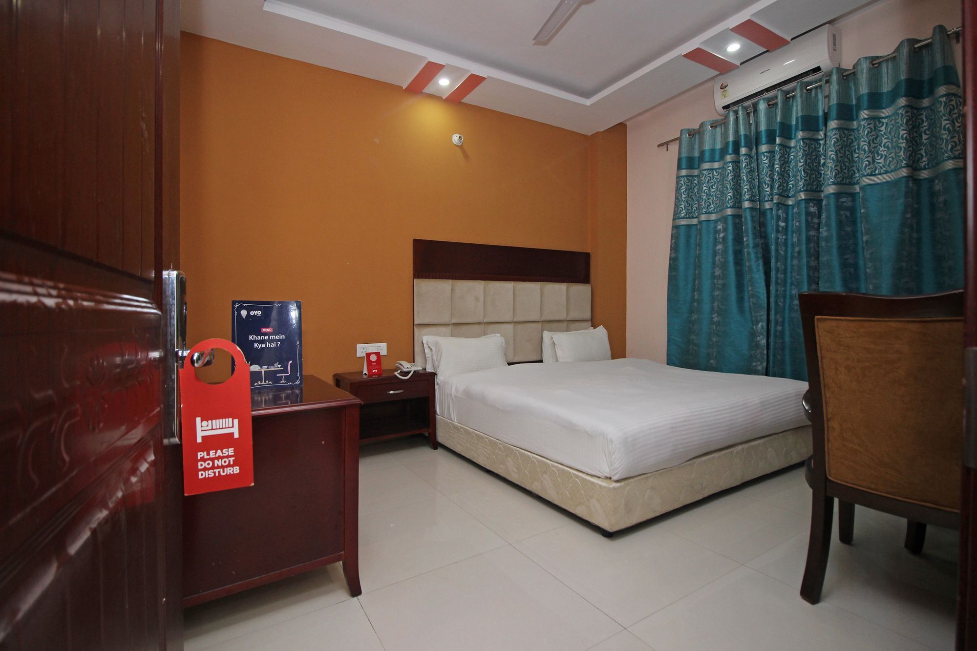 Oyo 9845 Kirti Heritage Hotel 2*