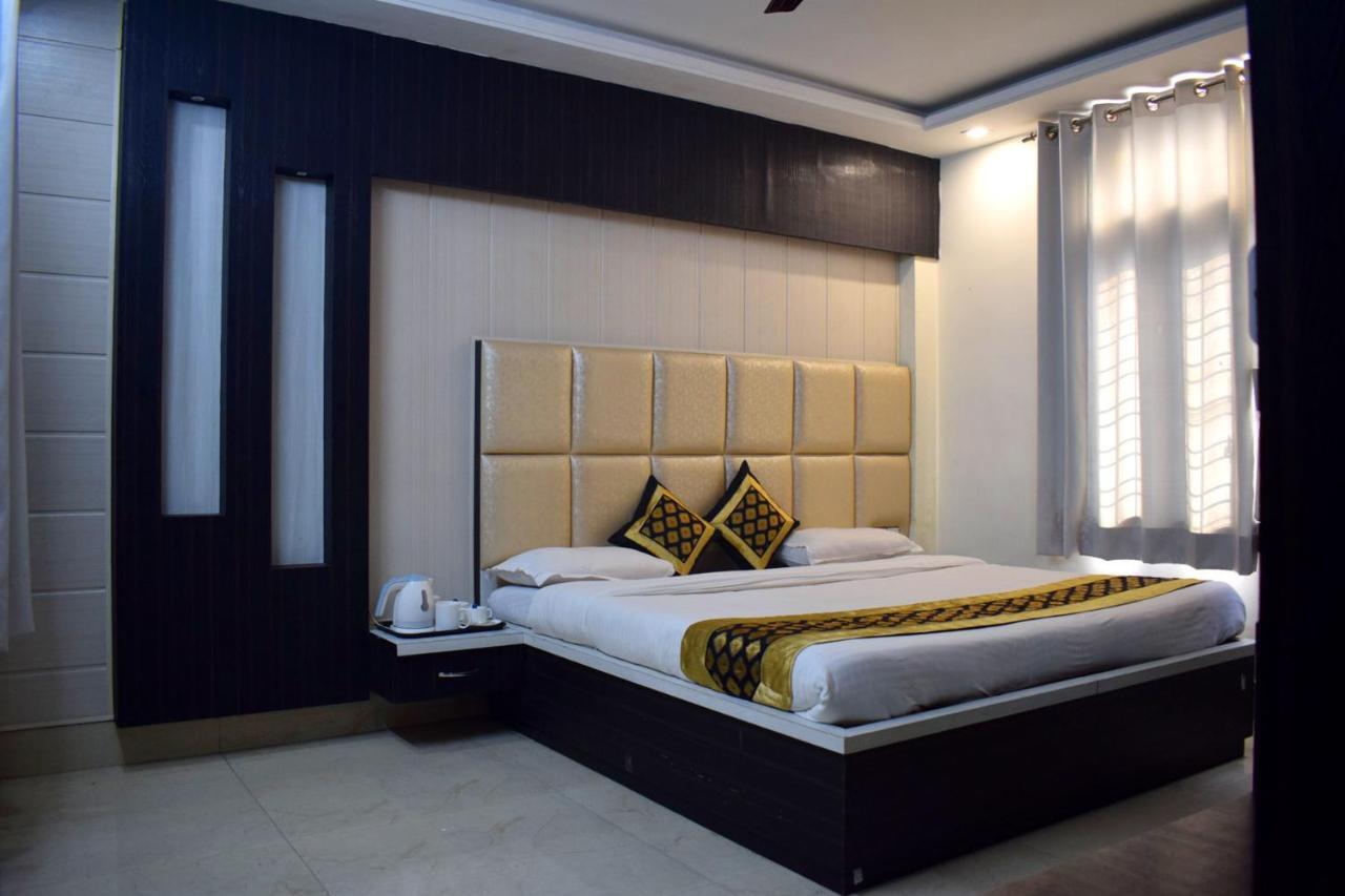 Hotel Grey Castle 3*