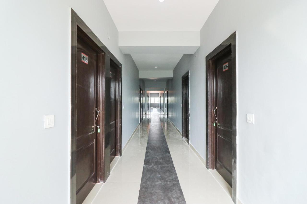 Oyo 49582 Jhanvi Yoga Dham Hotel