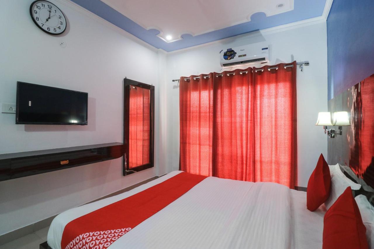Oyo 49582 Jhanvi Yoga Dham Hotel
