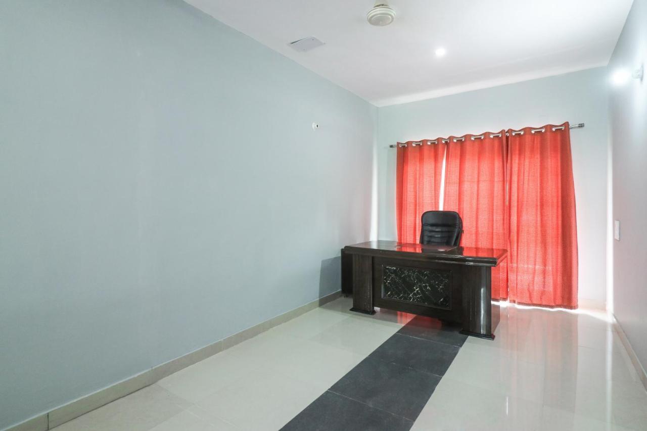 Oyo 49582 Jhanvi Yoga Dham Hotel